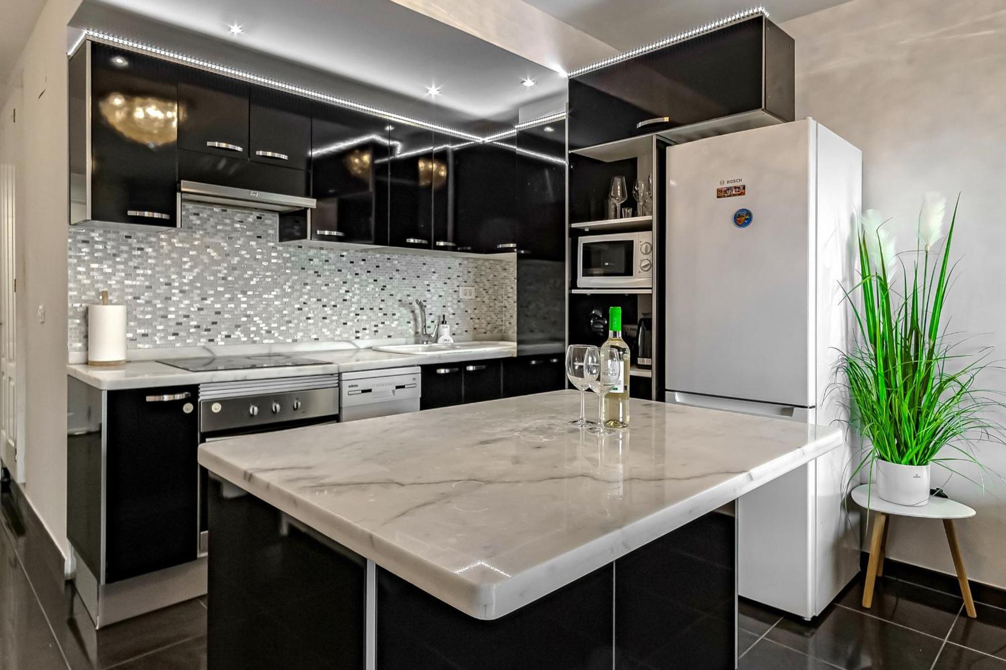 Luxury 2bedroom Apart Sea View *