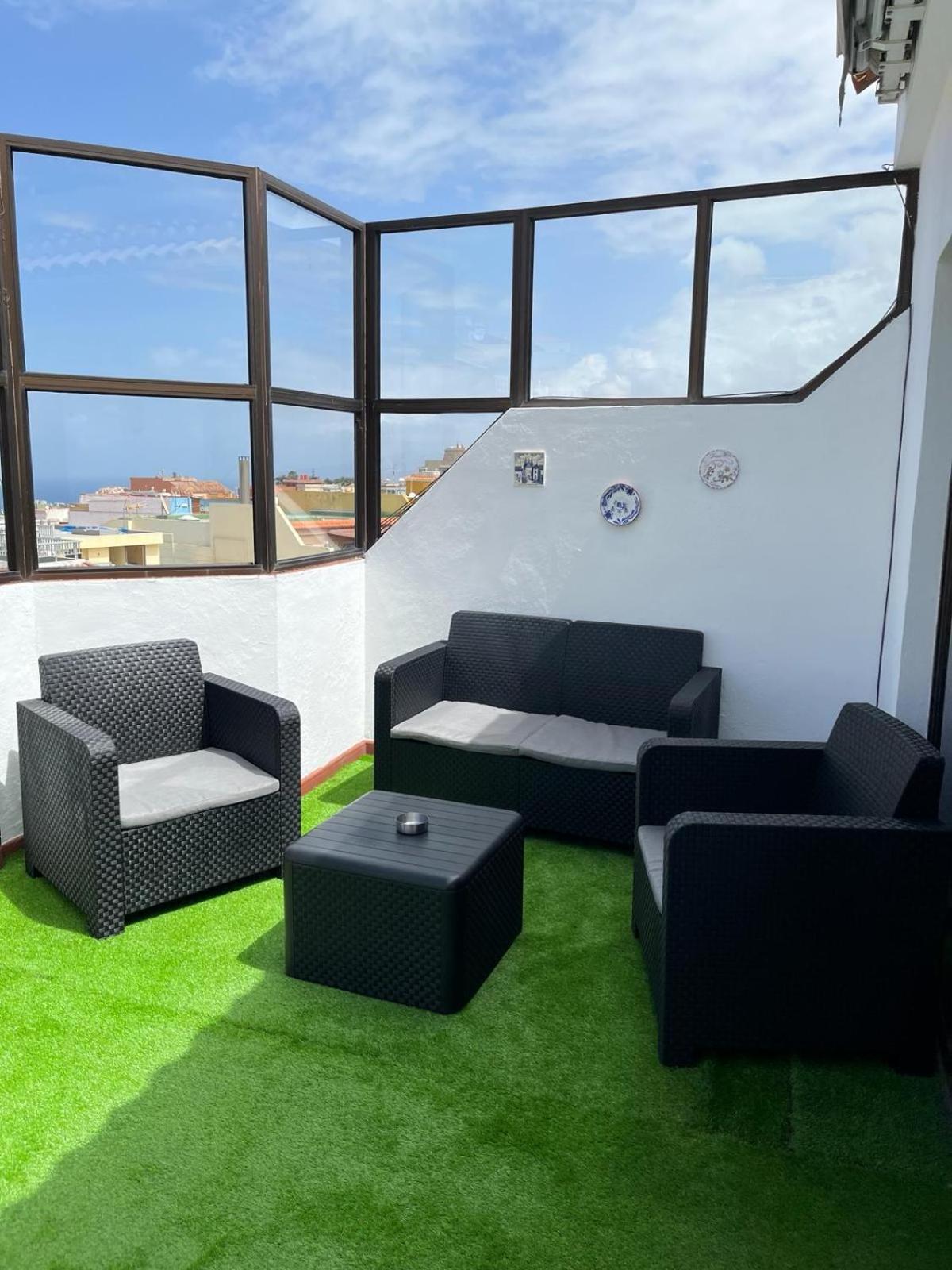 Apartment 3 Dormitorios. Terraza. Bus Stop