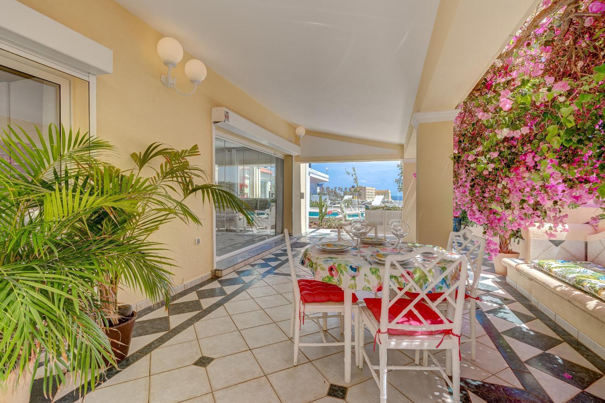 Bouganvilla Am Mit Pool Callao Salvaje