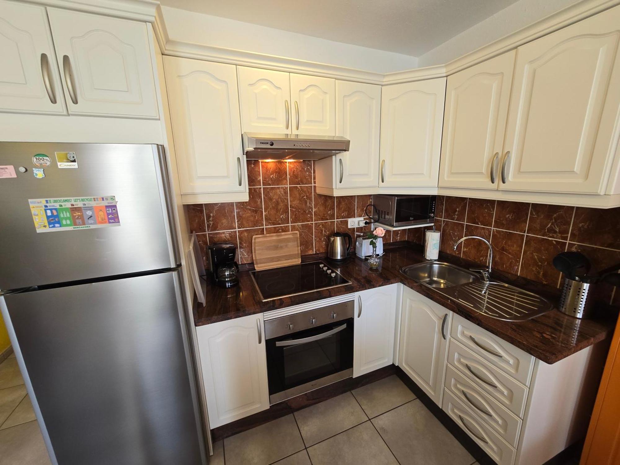 Apartment Casa Palmera 4 Only 150 Meters To Beach, Heated Pool, Wifi, Sat-tv, Terrace, Central Location, Washing Machine Playa de las Americas (Tenerife)