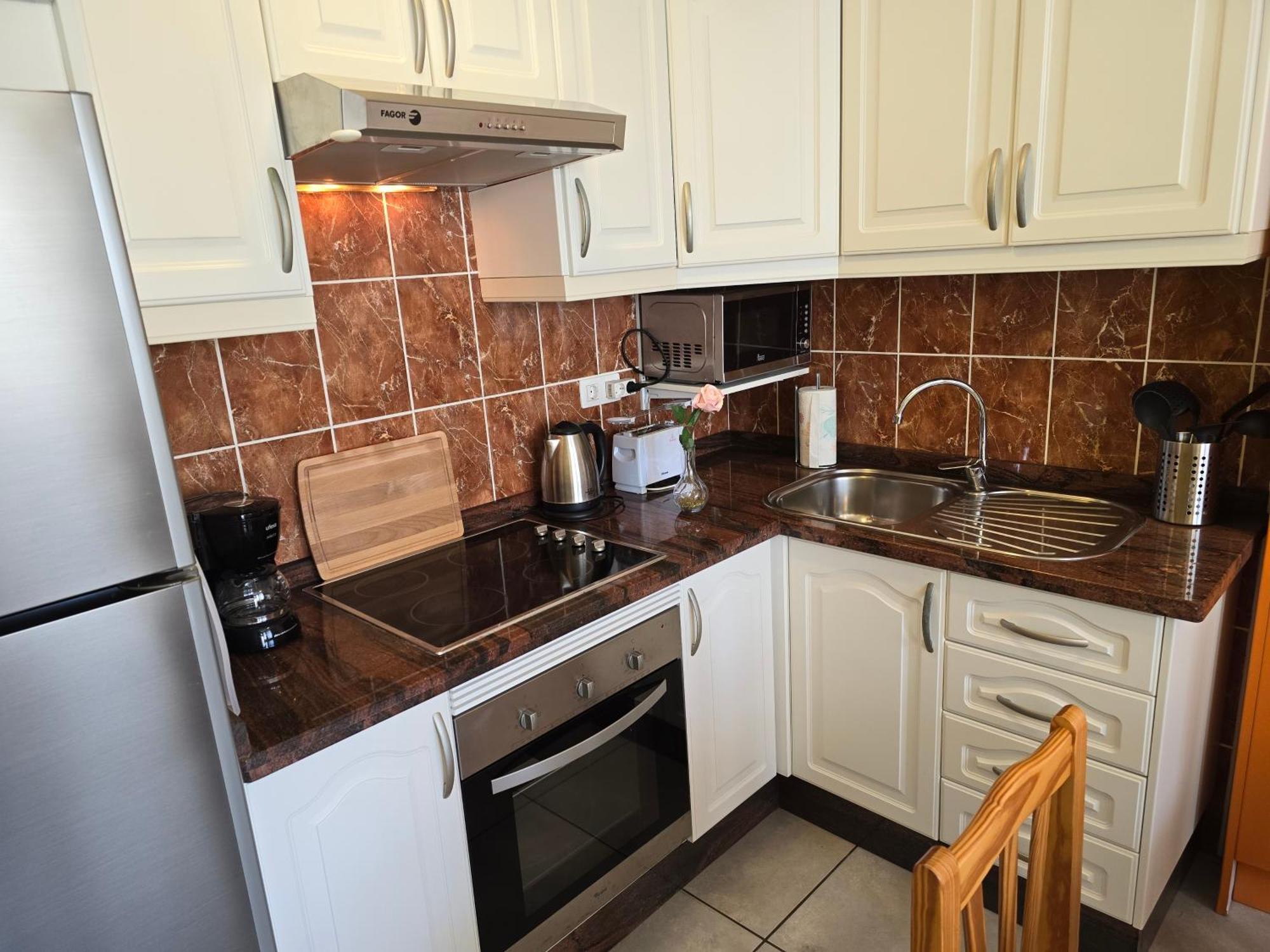 Apartment Casa Palmera 4 Only 150 Meters To Beach, Heated Pool, Wifi, Sat-tv, Terrace, Central Location, Washing Machine *