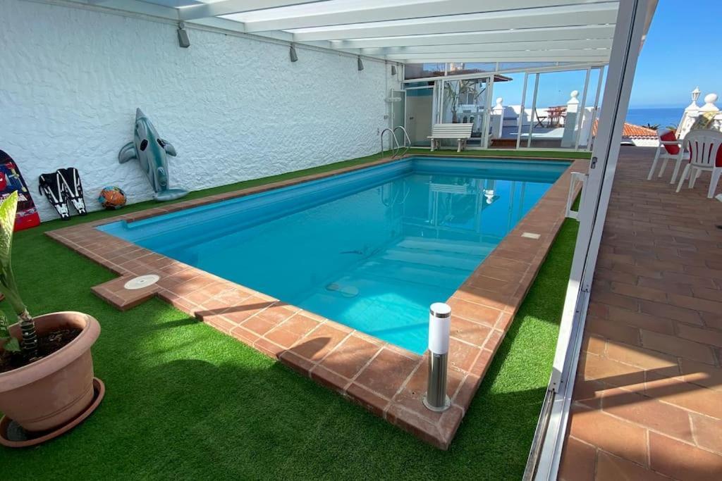 Sunny Big Pool Bbq Terrace *