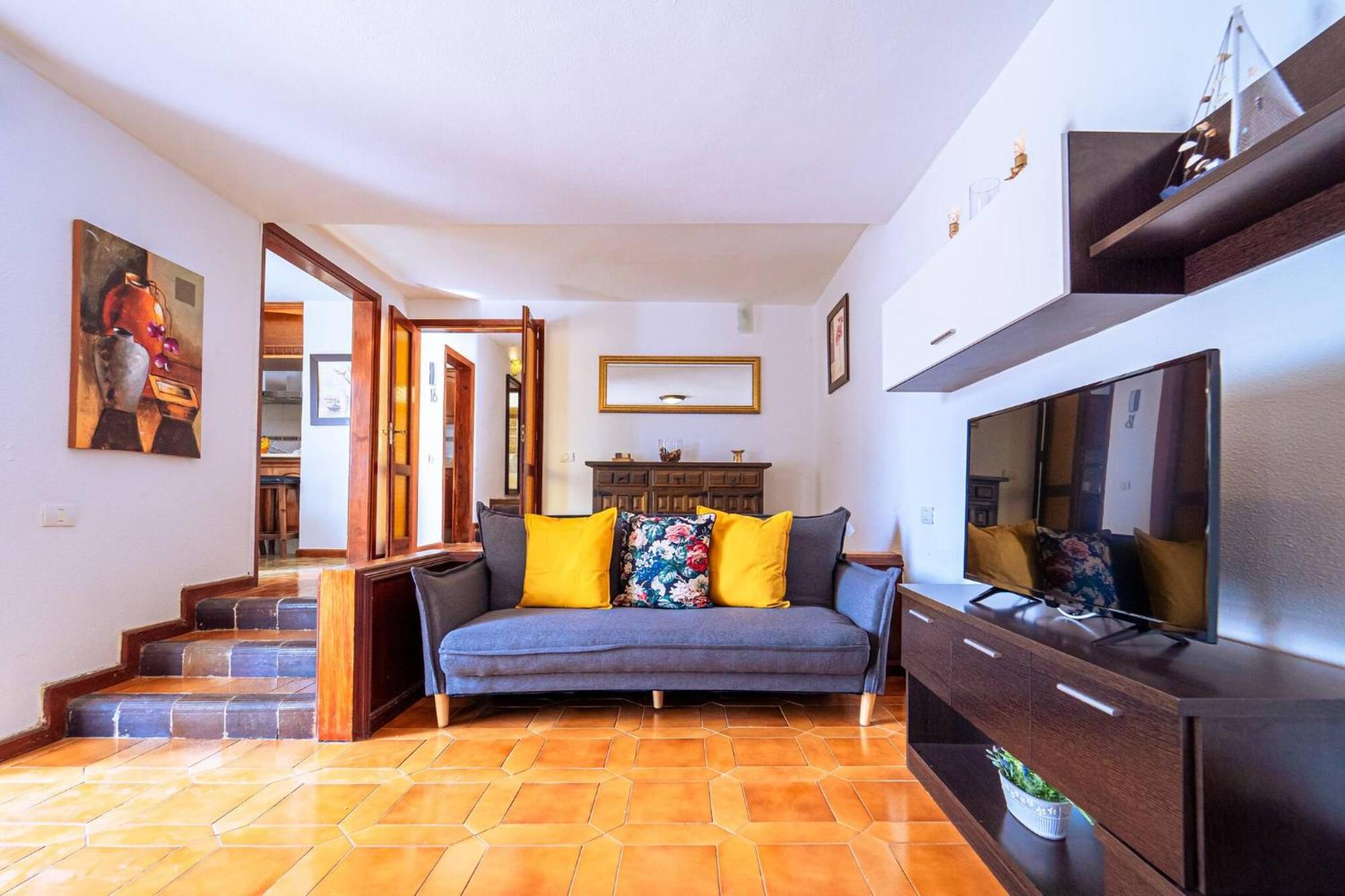 Beautiful Duque With Pool In Poris Abona And Parking Porís de Abona