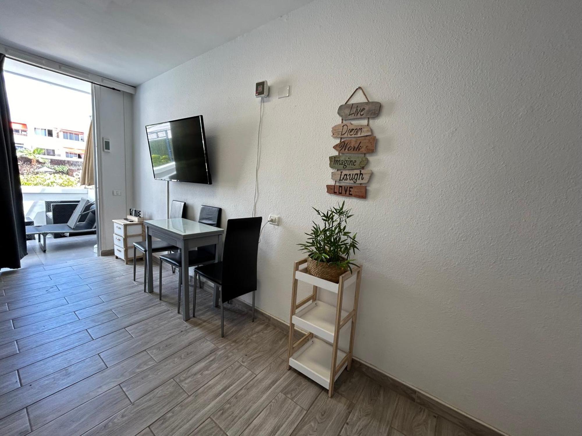 Sunny With Terrace Coastal Area South Appartement