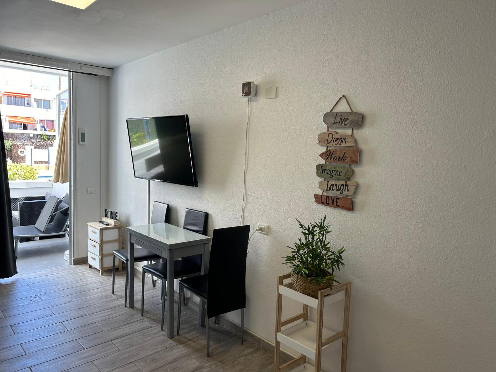 Sunny With Terrace Coastal Area South Appartement