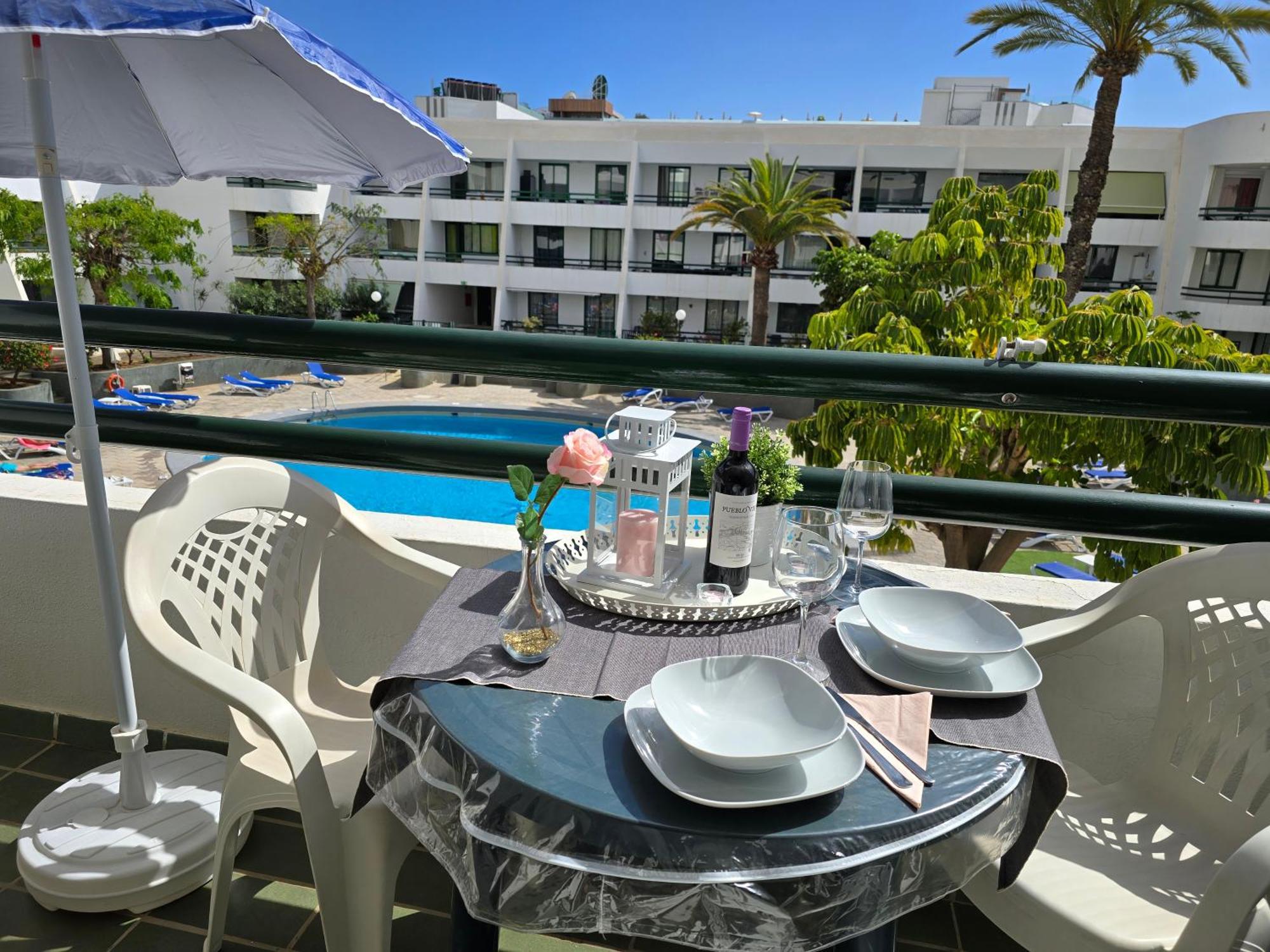 Casa Palmera 4 Only 150 Meters To Beach, Heated Pool, Wifi, Sat-tv, Terrace, Central Location, Washing Machine Apartment *