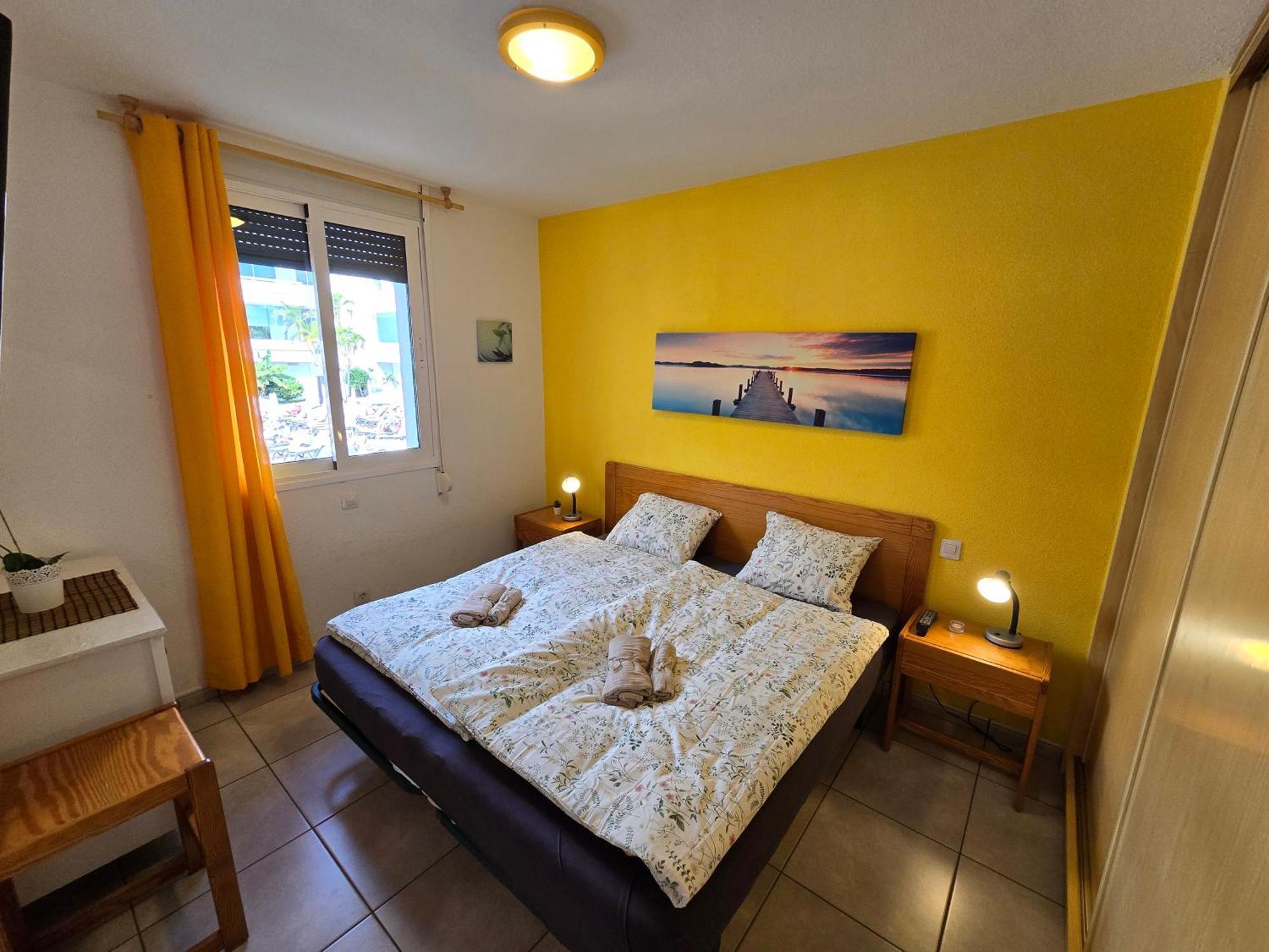 Apartment Casa Palmera 4 Only 150 Meters To Beach, Heated Pool, Wifi, Sat-tv, Terrace, Central Location, Washing Machine Playa de las Americas (Tenerife)