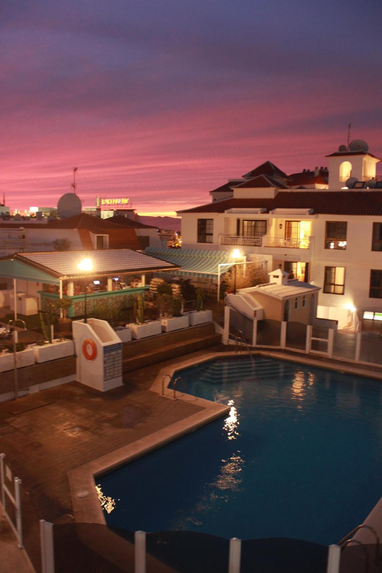 Cristianos Tipaki Apartment