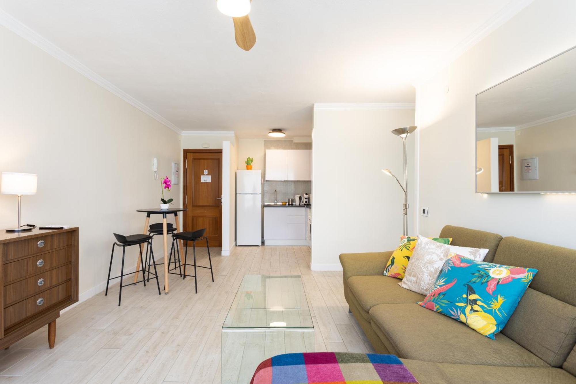 Apartment Home2book Bright & Communal Pool Cruz *