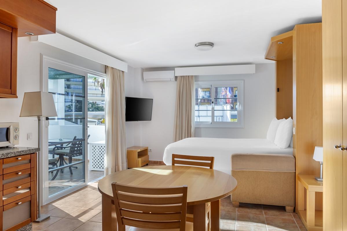 Sunset Harbour Club 3*