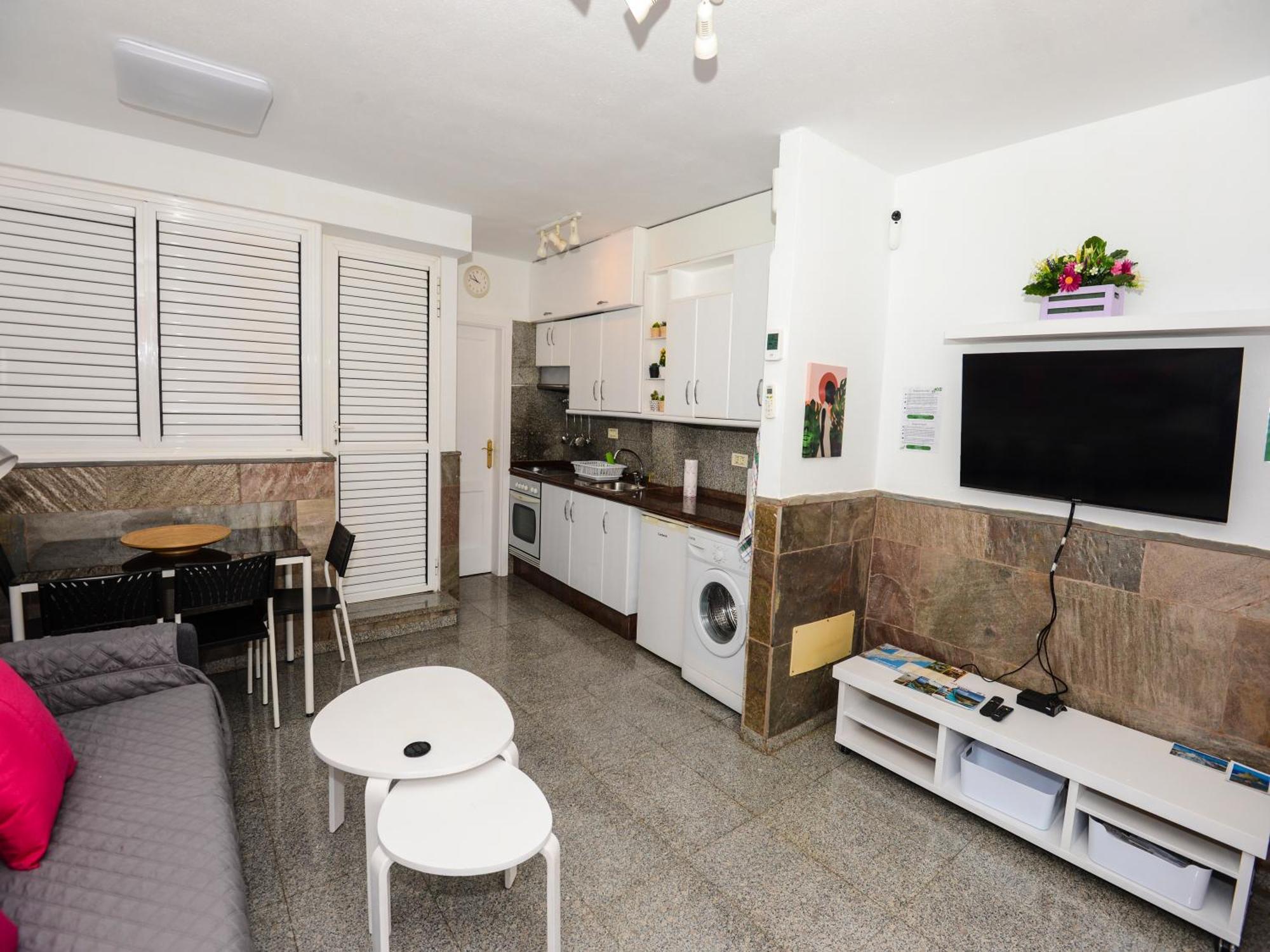 Tenerife Sur Cristianos,parking,air,wifi Apartment *