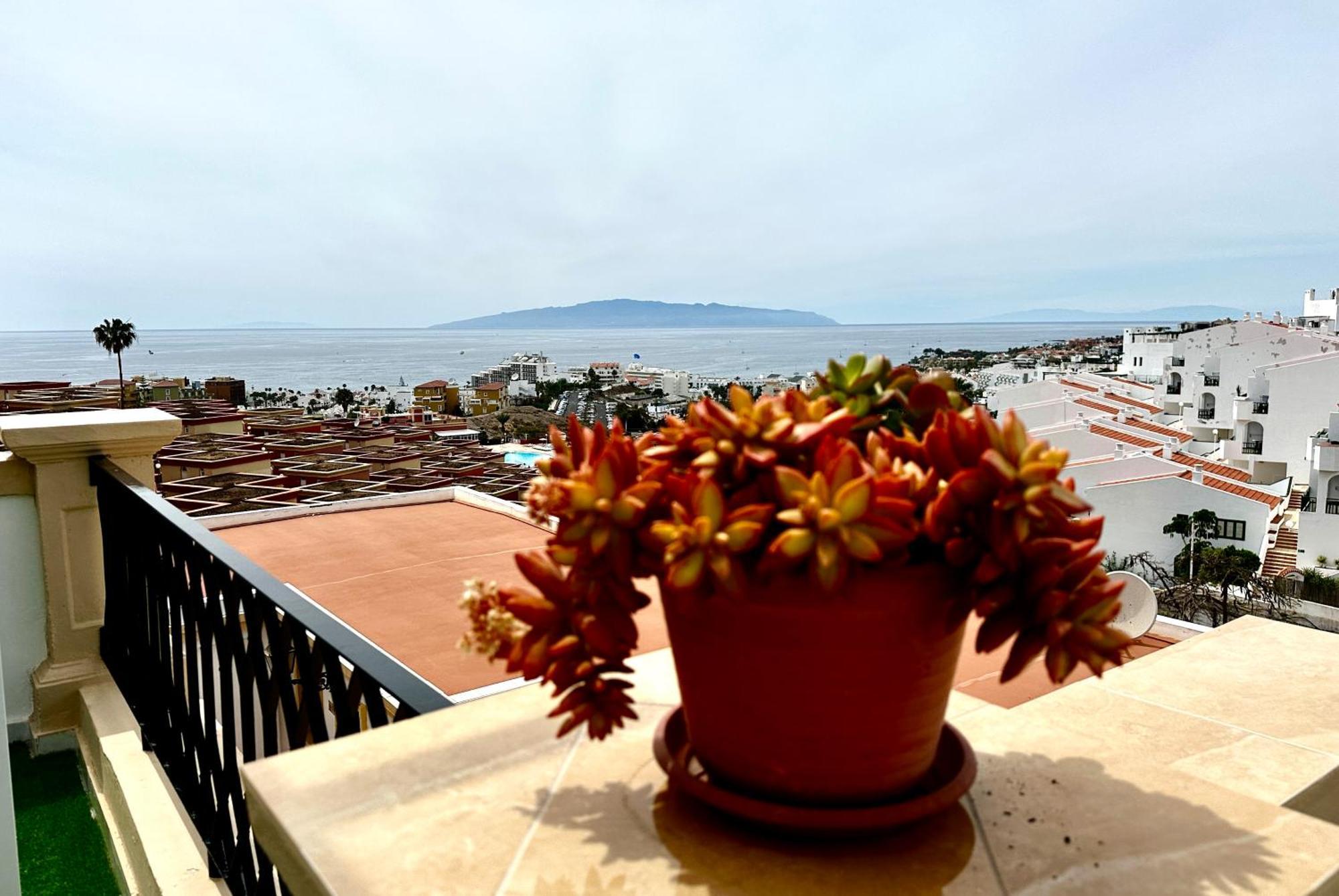 Costa Adeje - Amazing Ocean And Teide View - Fast Wifi, Air Con Apartamento