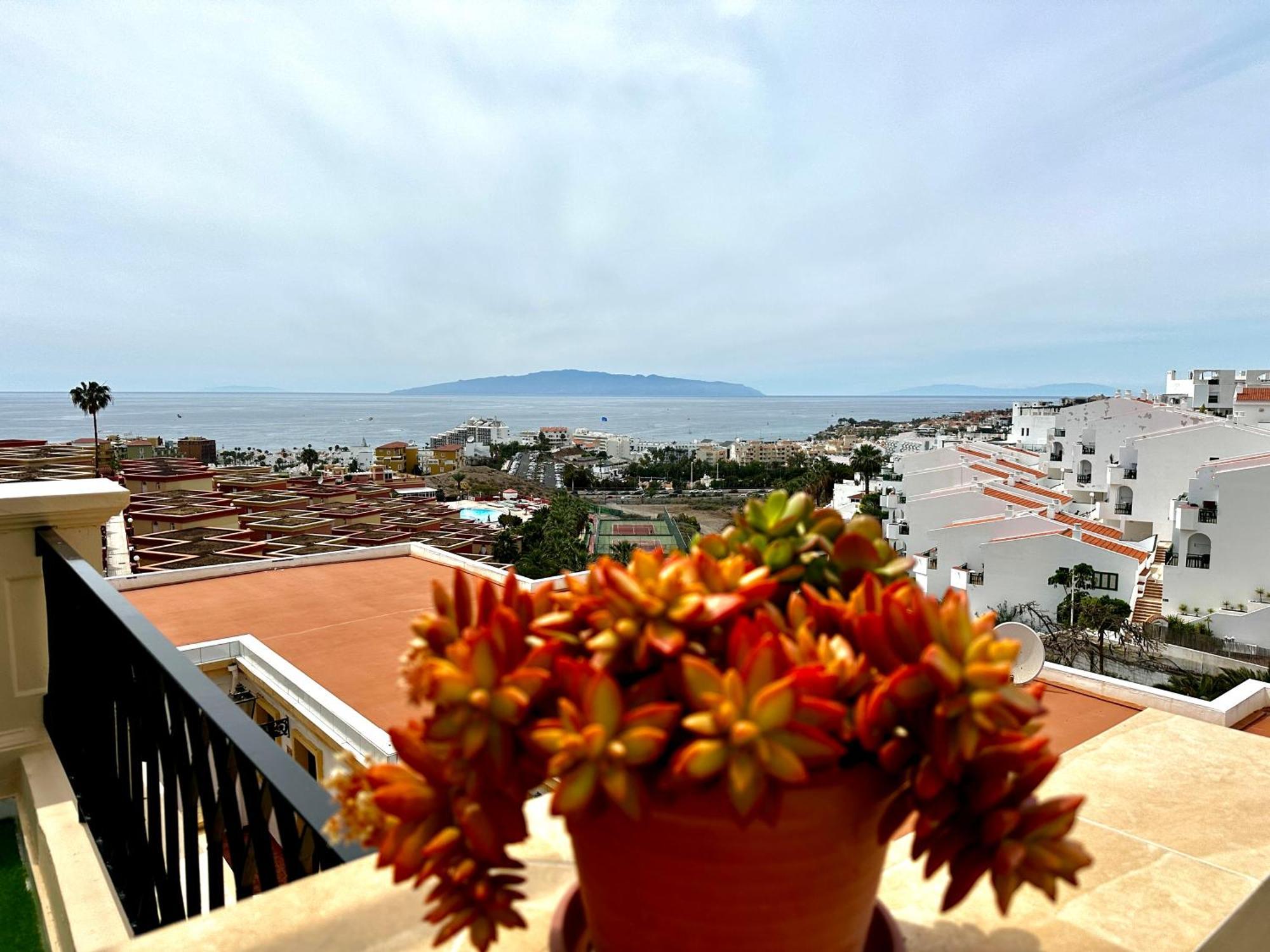 Costa Adeje - Amazing Ocean And Teide View - Fast Wifi, Air Con * Costa Adeje (Tenerife)
