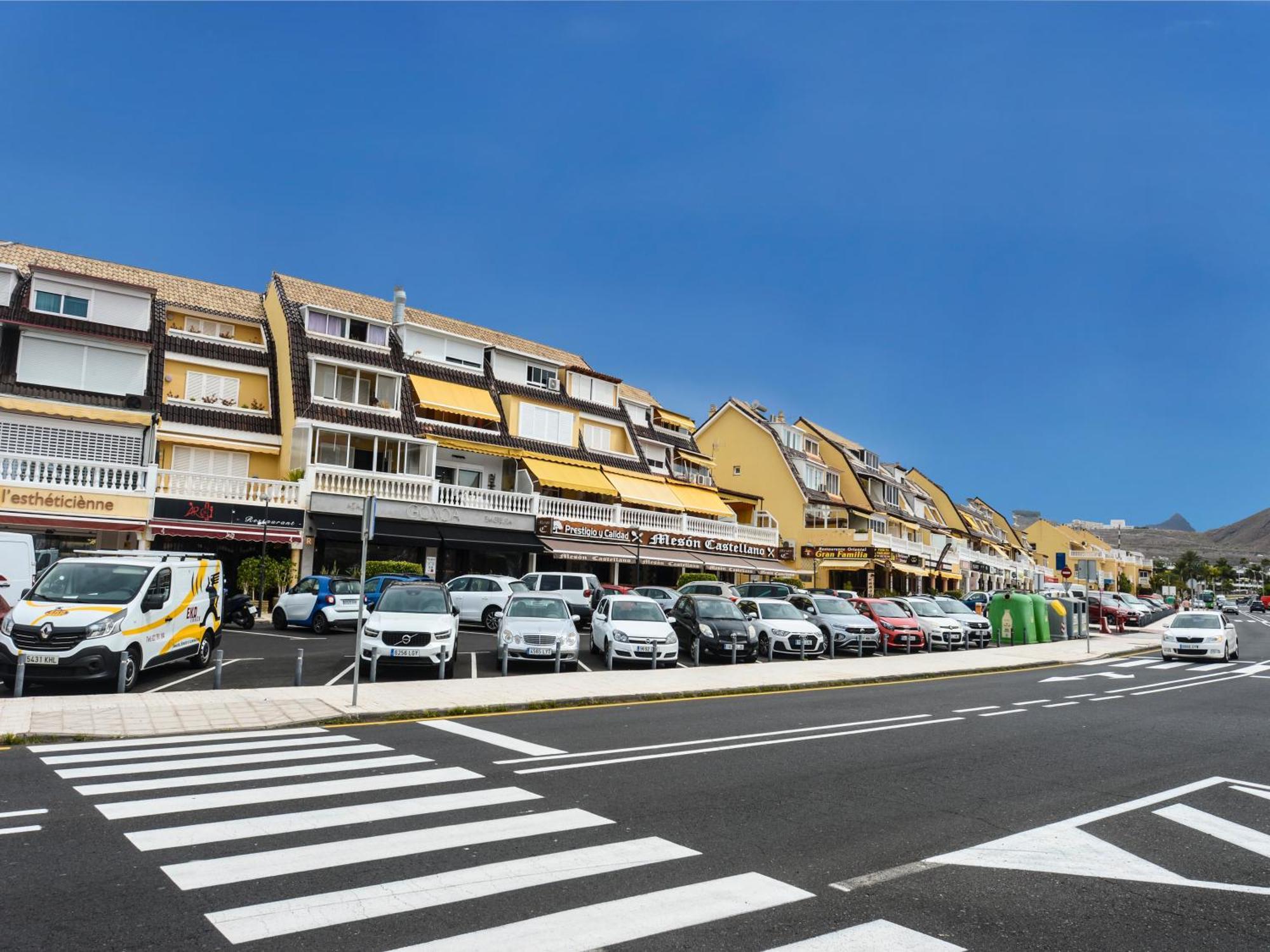 Tenerife Sur Cristianos,parking,air,wifi * Playa de las Americas (Tenerife)