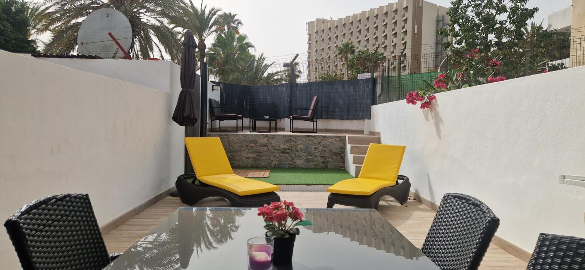 Sunny Large Terrace In Center Of Americas * Playa de las Americas (Tenerife)
