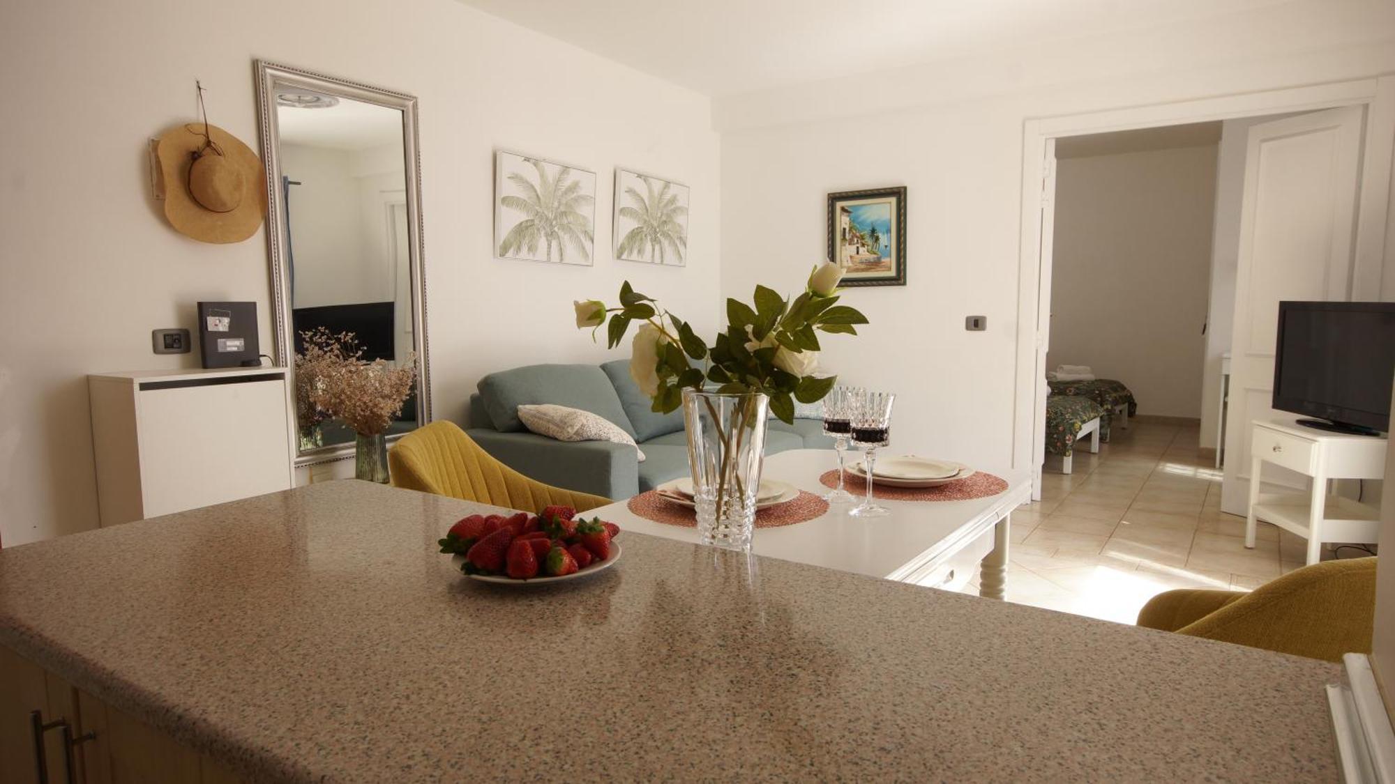 Apartment Familiar Con Piscina Con Wi Fi En Cristianos Los Cristianos (Tenerife)