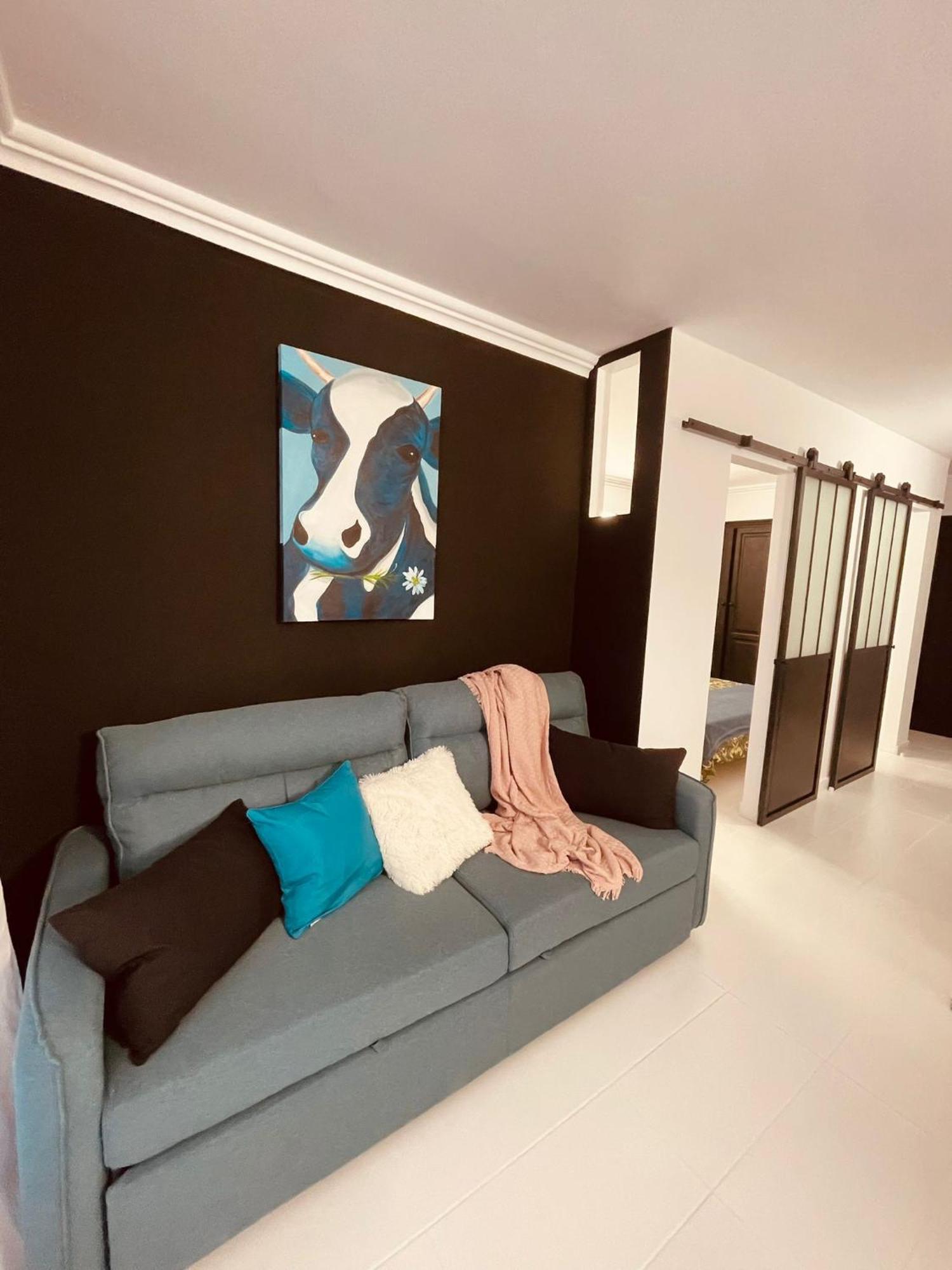 La Maison Parque Jacuzzi Apartment *