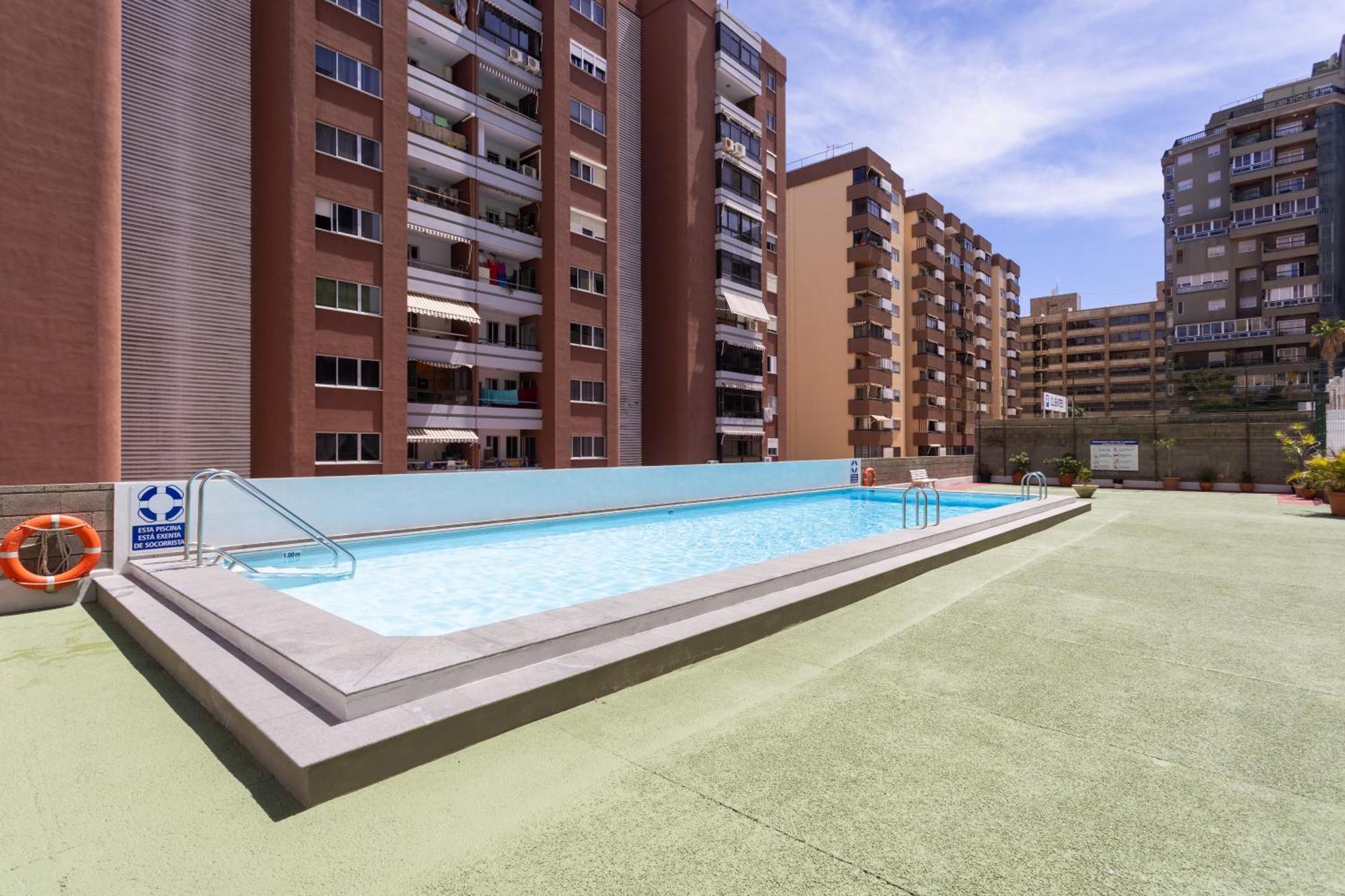 Home2book Bright & Communal Pool Cruz Apartment