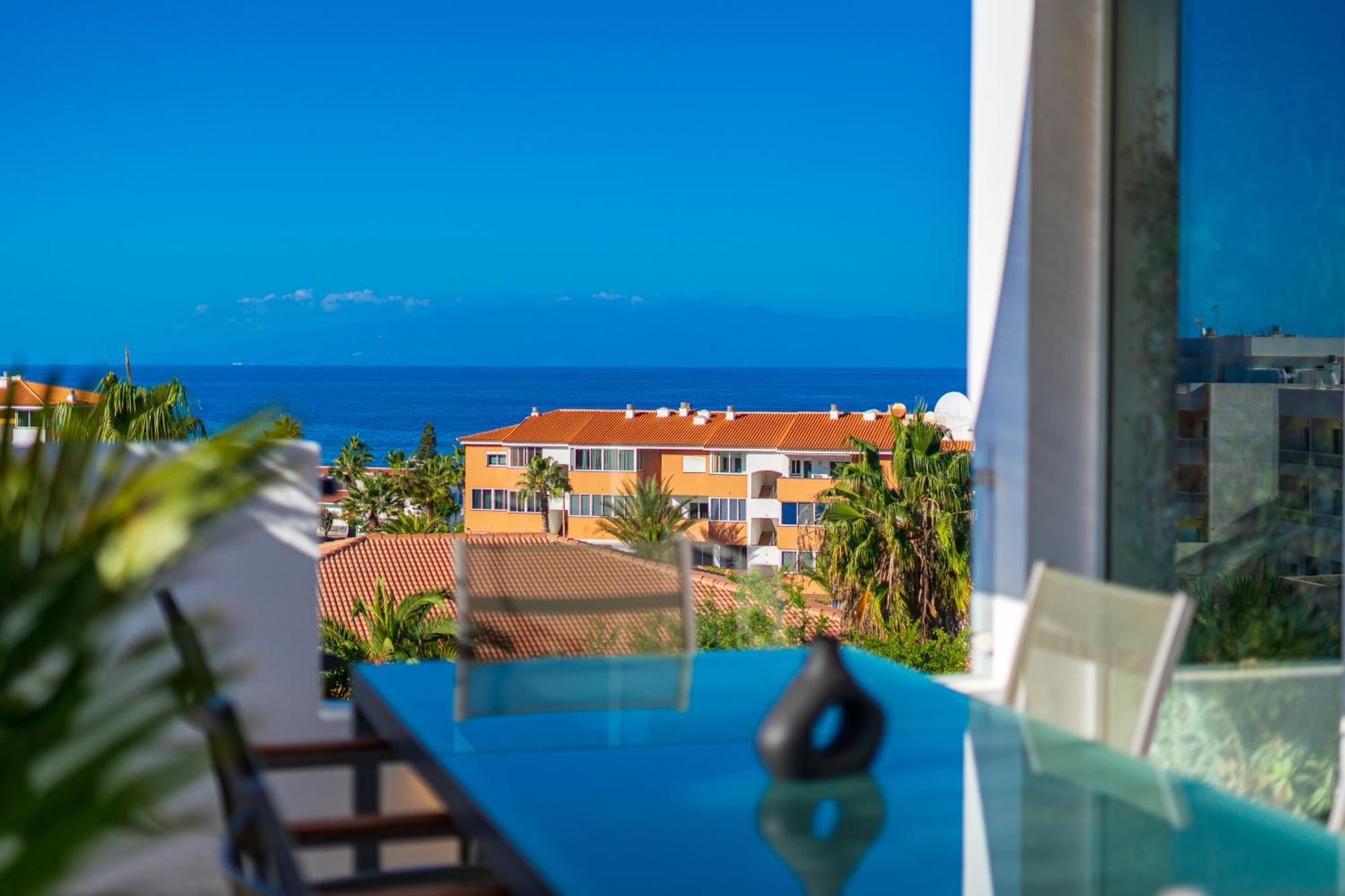 House - Modern In Tenerife, Spain