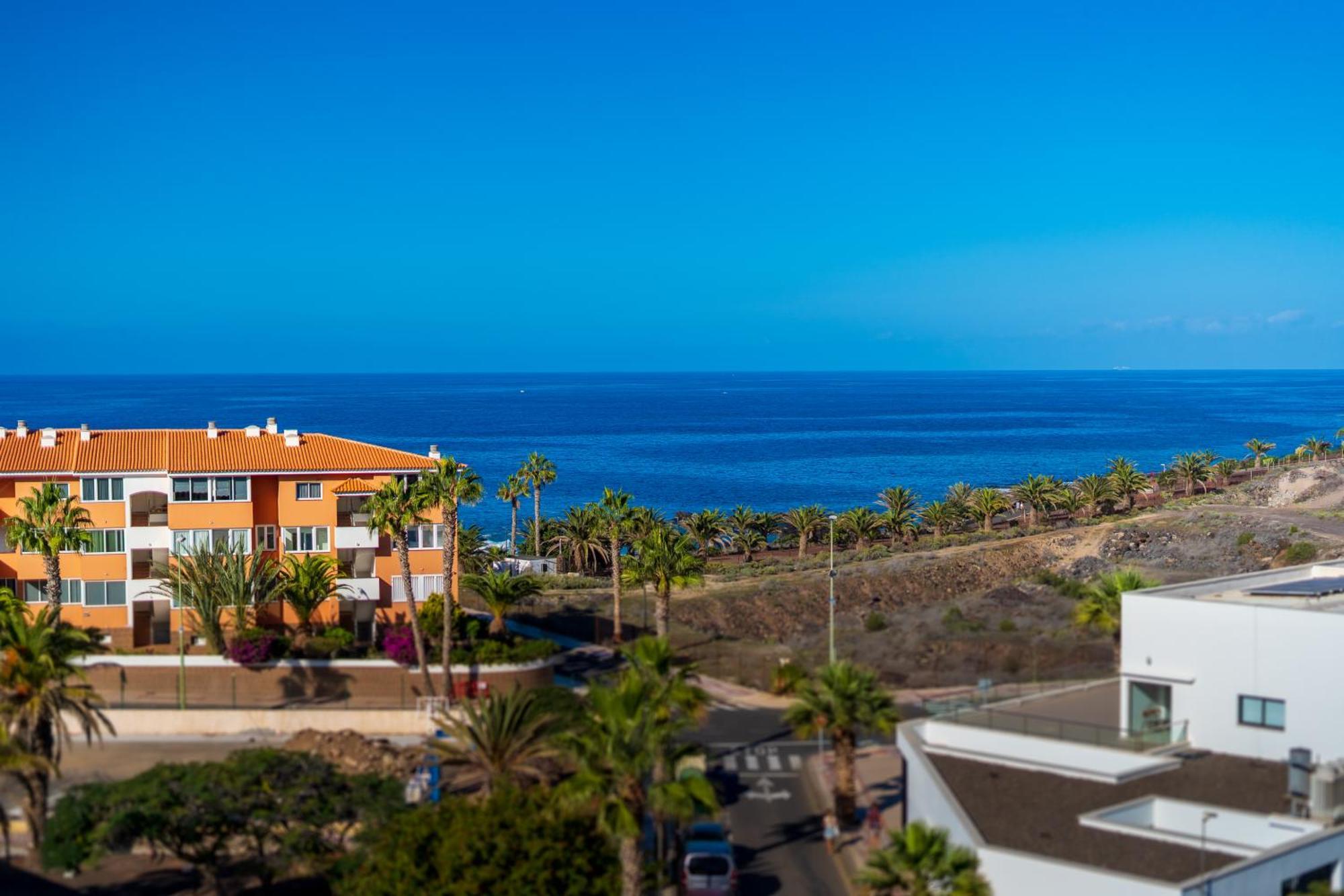 House - Modern In Tenerife, Spain Villa