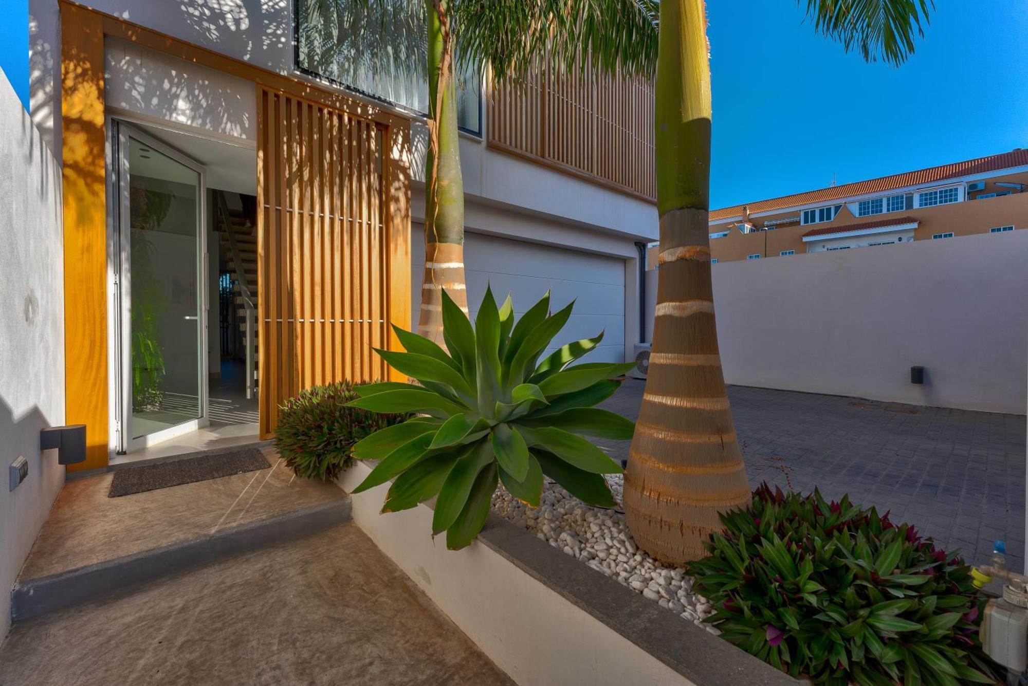House - Modern In Tenerife, Spain Villa *