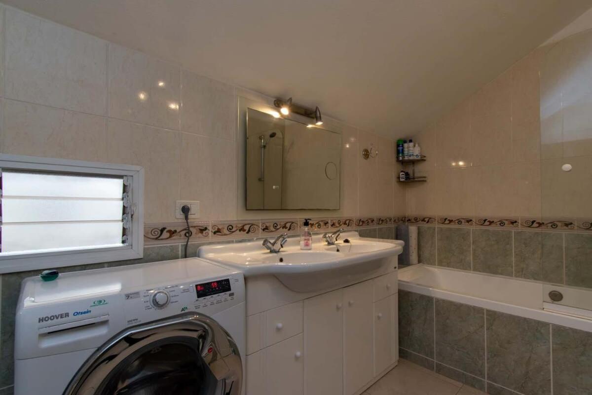 Tenerife Royal Gardens 19 - One Bed Front Line With Amazing Sea Views Playa de las Americas (Tenerife)