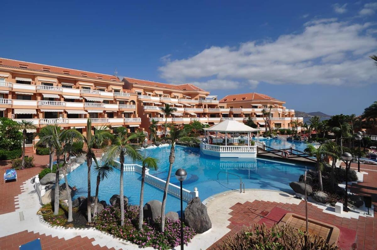 Tenerife Royal Gardens 19 - One Bed Front Line With Amazing Sea Views Apartment