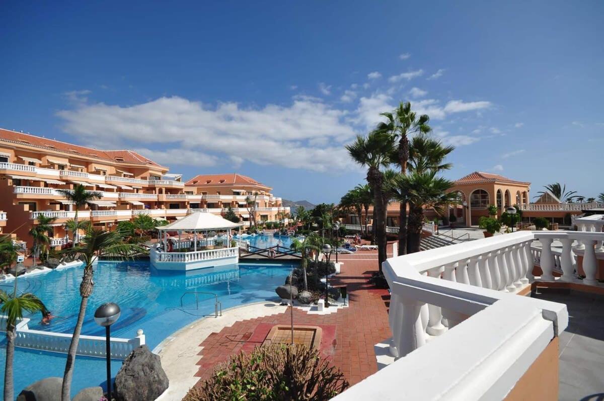 Tenerife Royal Gardens 19 - One Bed Front Line With Amazing Sea Views Apartment