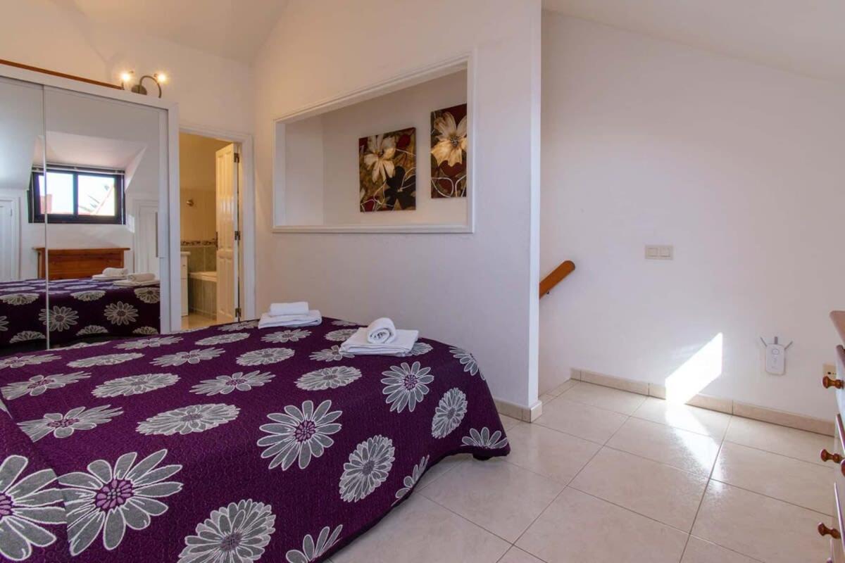 Tenerife Royal Gardens 19 - One Bed Front Line With Amazing Sea Views * Playa de las Americas (Tenerife)