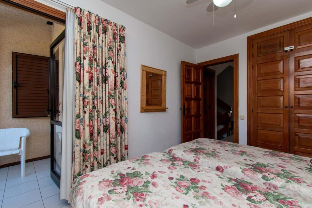 Compostela Beach 28 - Four Bed Overlooking Pool Villa Playa de las Américas