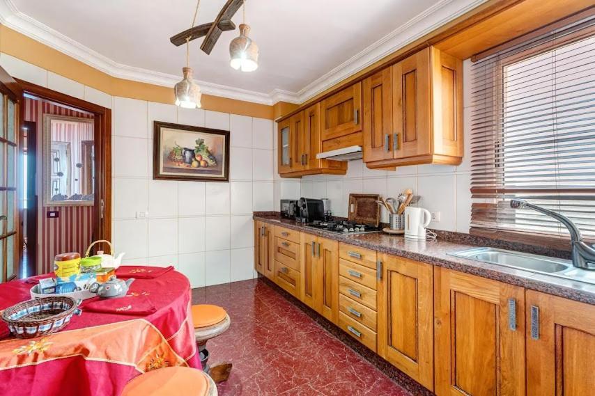 Sea View & Wiffi Free Apartment Radazul