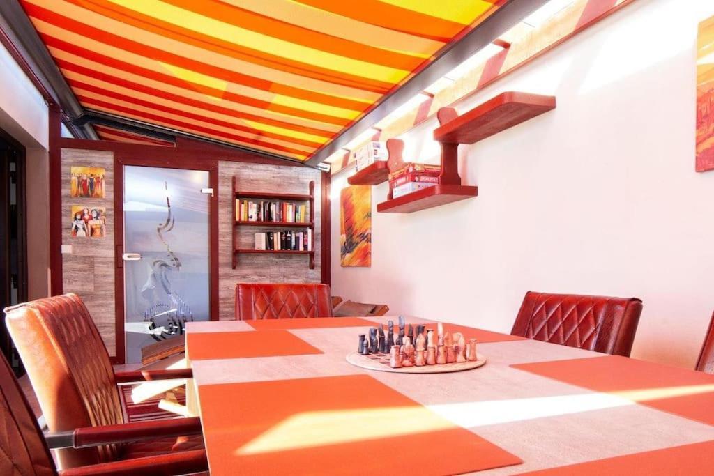 Designer Haus Mit Beheiztem Pool *