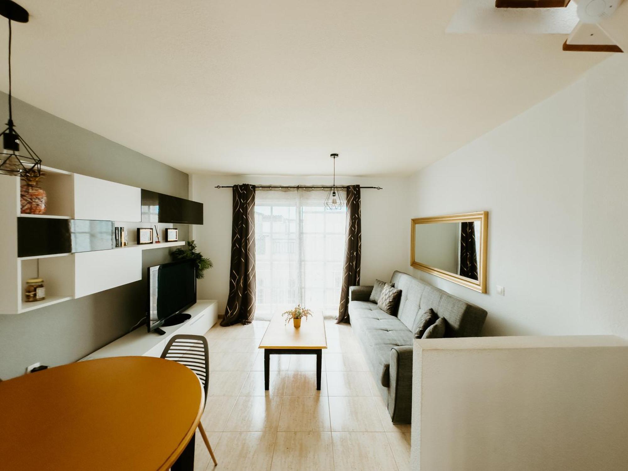 Spacious 2 Bedroom Golden By Aqua Vista Tenerife Apartment *