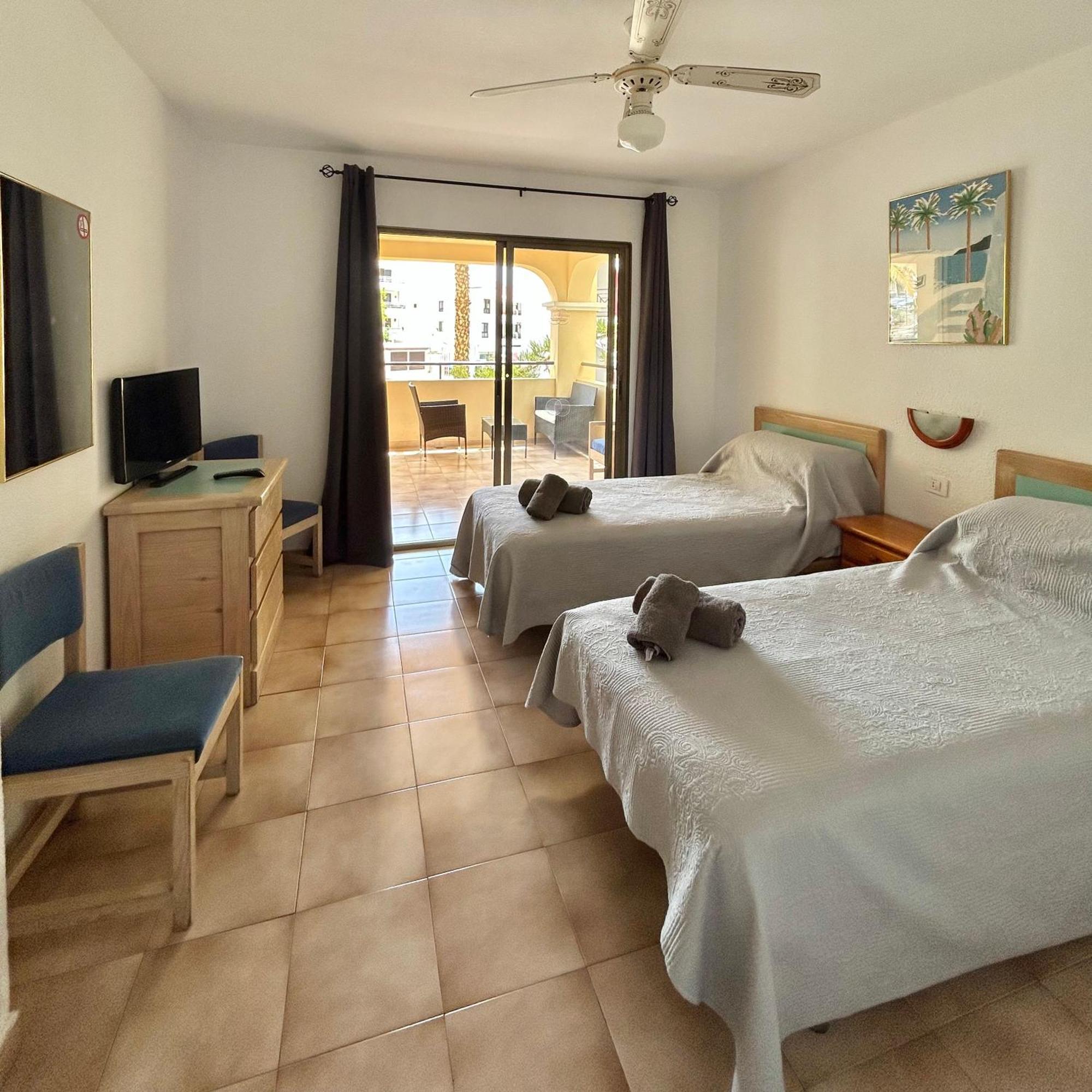 Castle Harbour 1 Bedroom Garden View C102 *