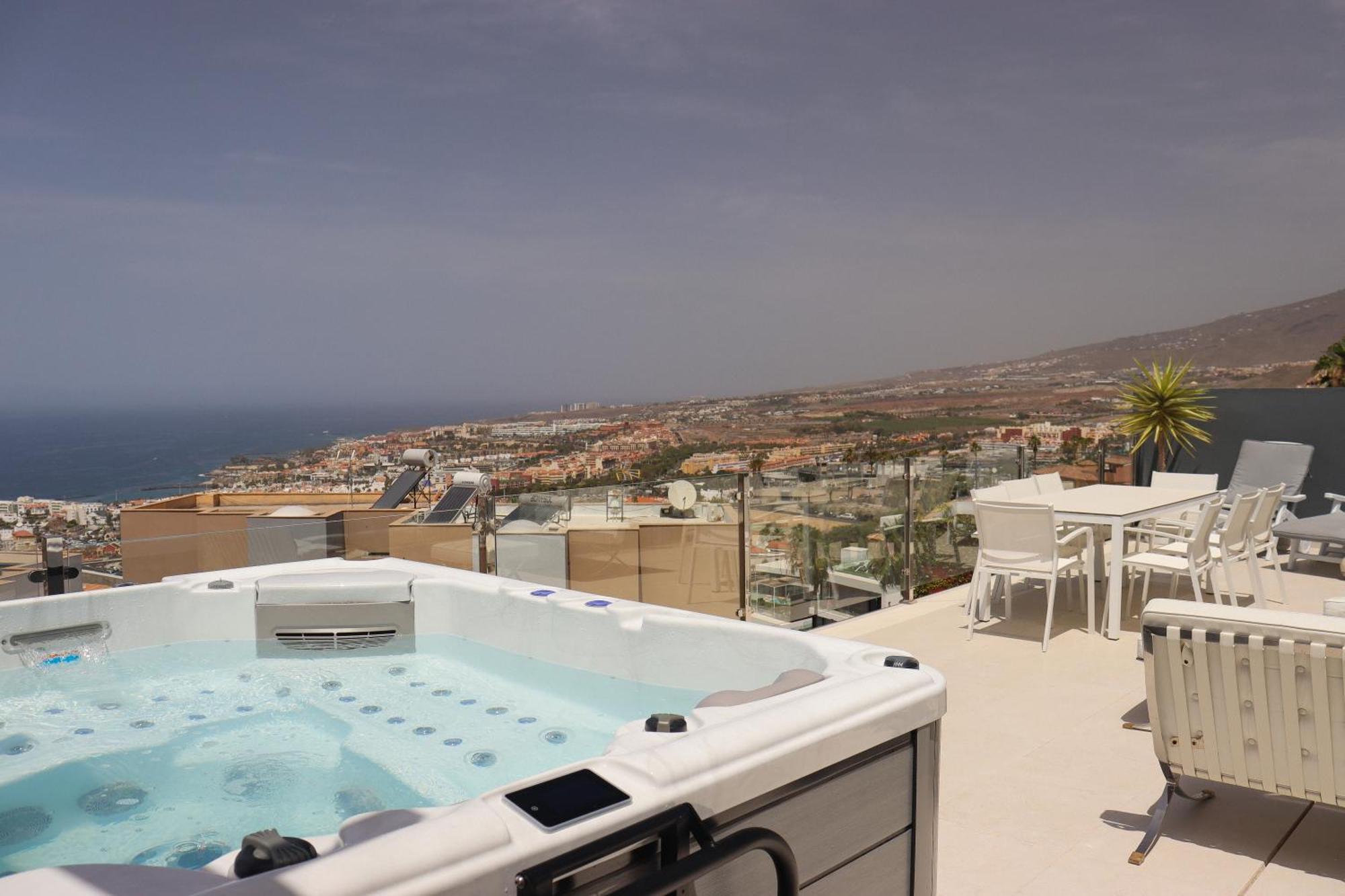 Azure Sky - Panoramic Ocean View, Luxury, San Eugenio Villa