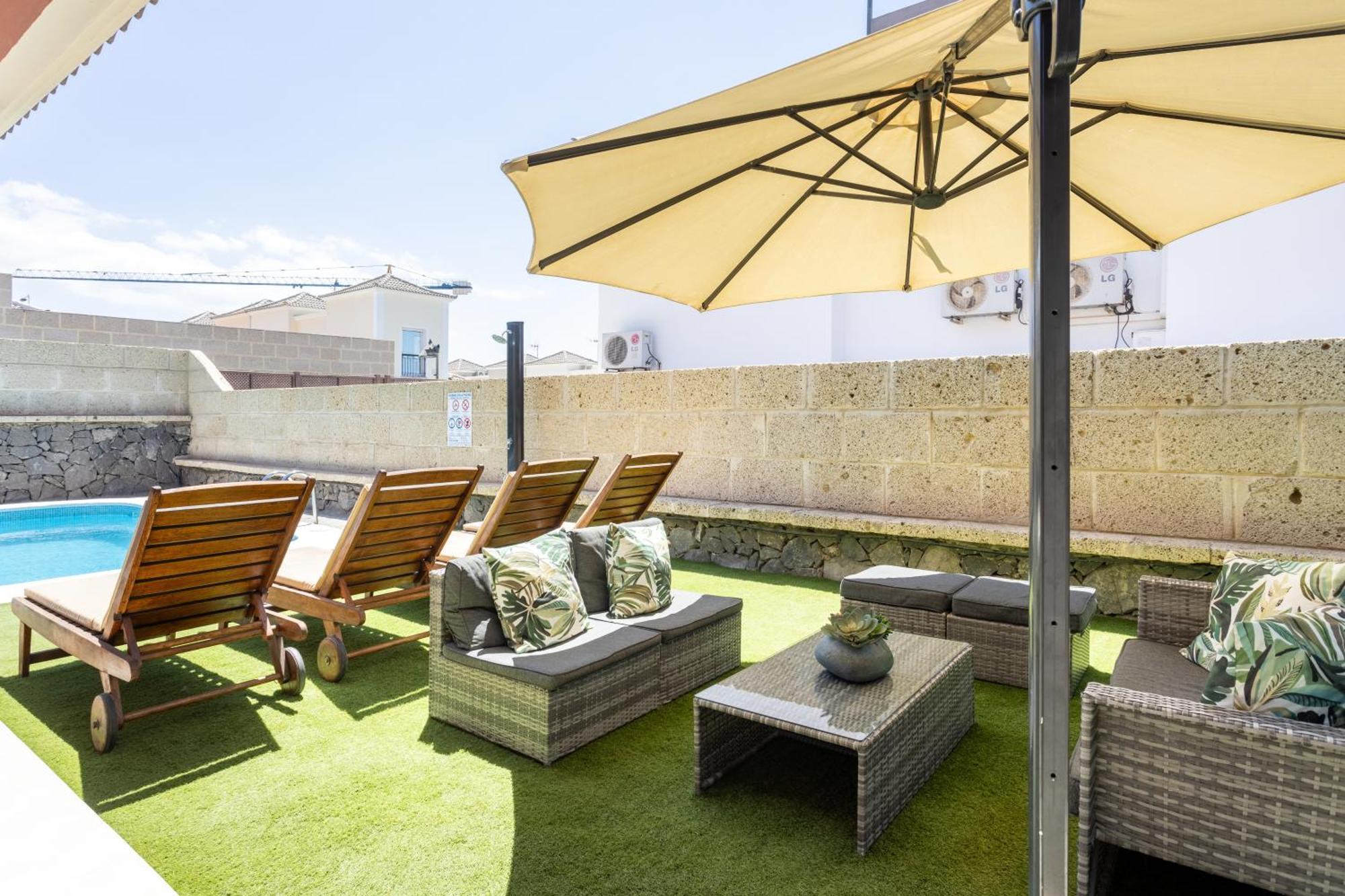 Chloe Tenerifesummervillas Giant Private Pool 11 Meters Long Costa Adeje (Tenerife)