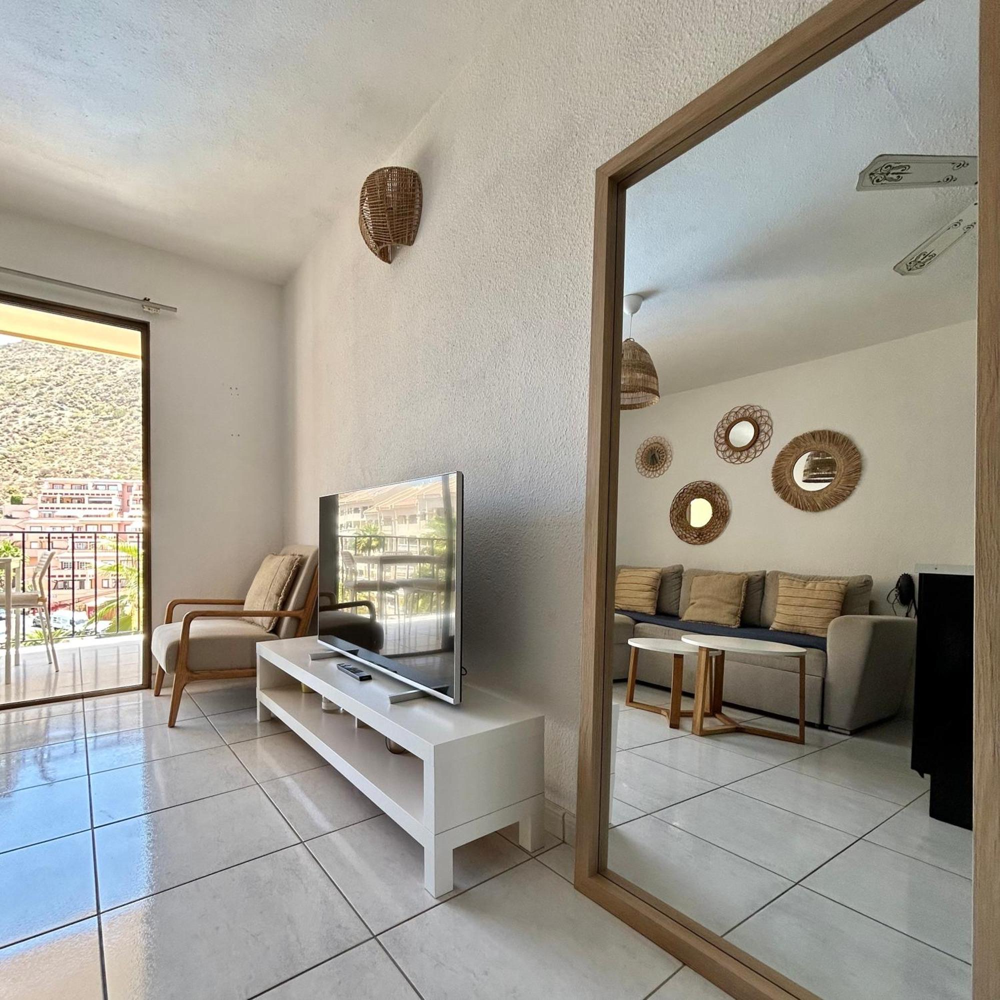 Appartement Pool View 2 Bed Duplex In Castle Harbourc204 Los Cristianos (Tenerife)