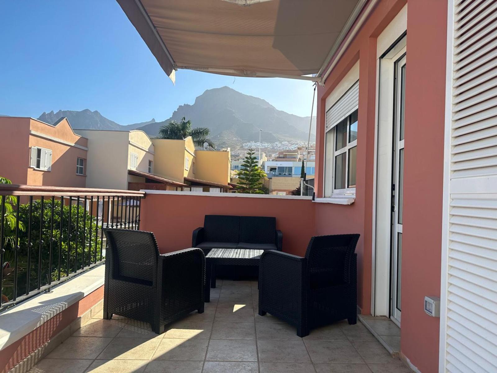 Villa Comfortable 4-bedroom With Private Gardens *