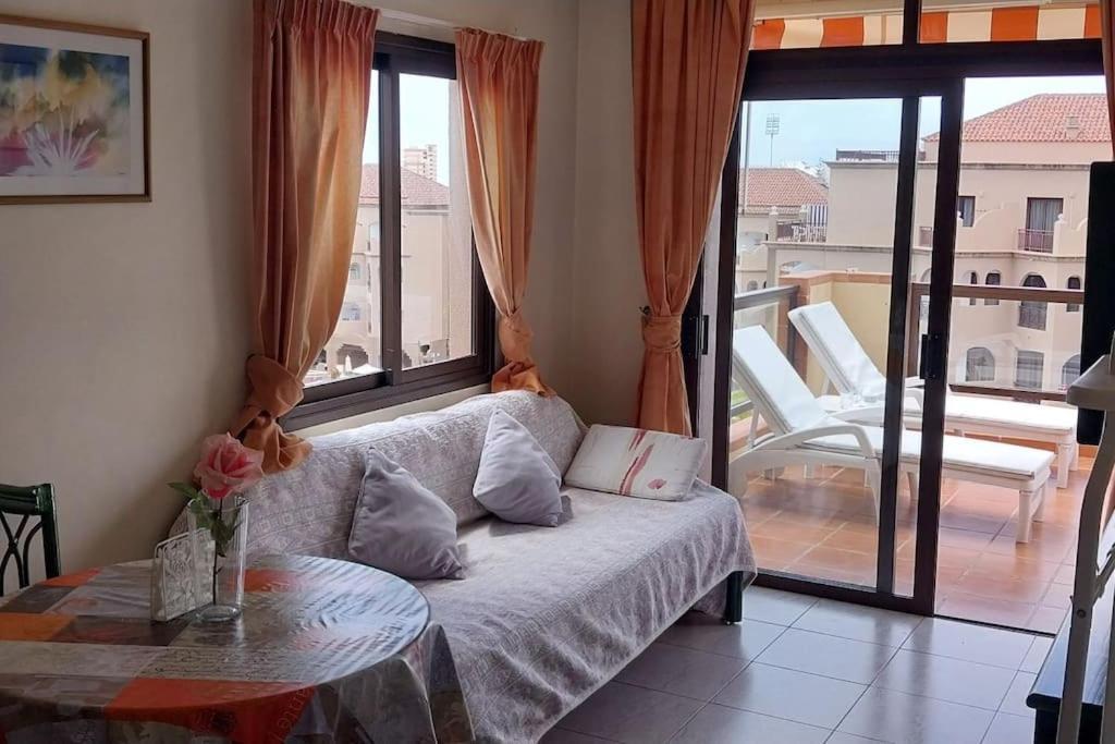 1-bedroom With Big Terrace And Ocean View In Cristianos Los Cristianos (Tenerife)