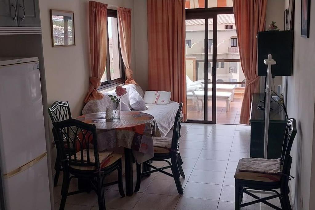 Apartamento 1-bedroom With Big Terrace And Ocean View In Cristianos Los Cristianos (Tenerife)