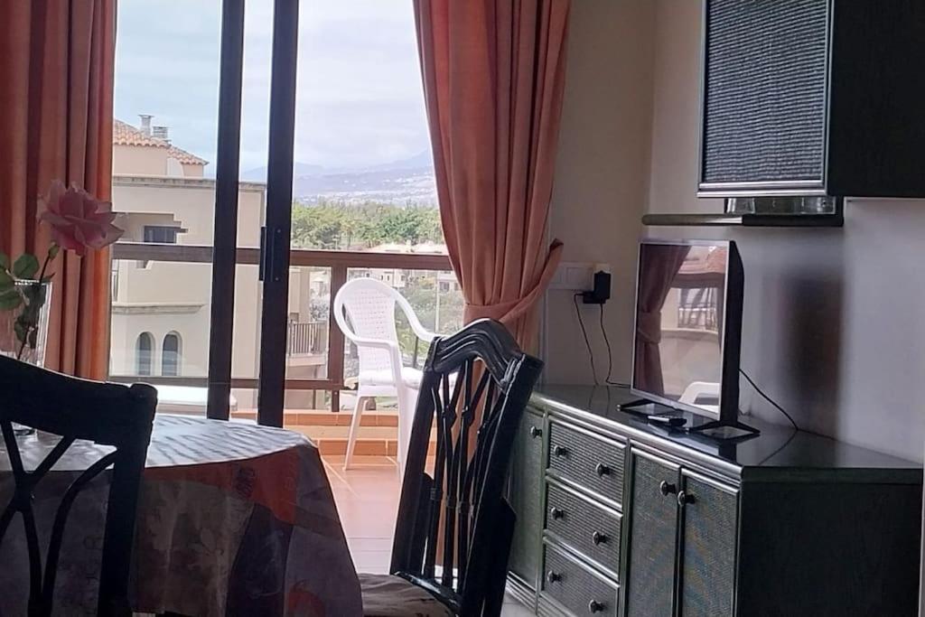 Apartamento 1-bedroom With Big Terrace And Ocean View In Cristianos Los Cristianos (Tenerife)