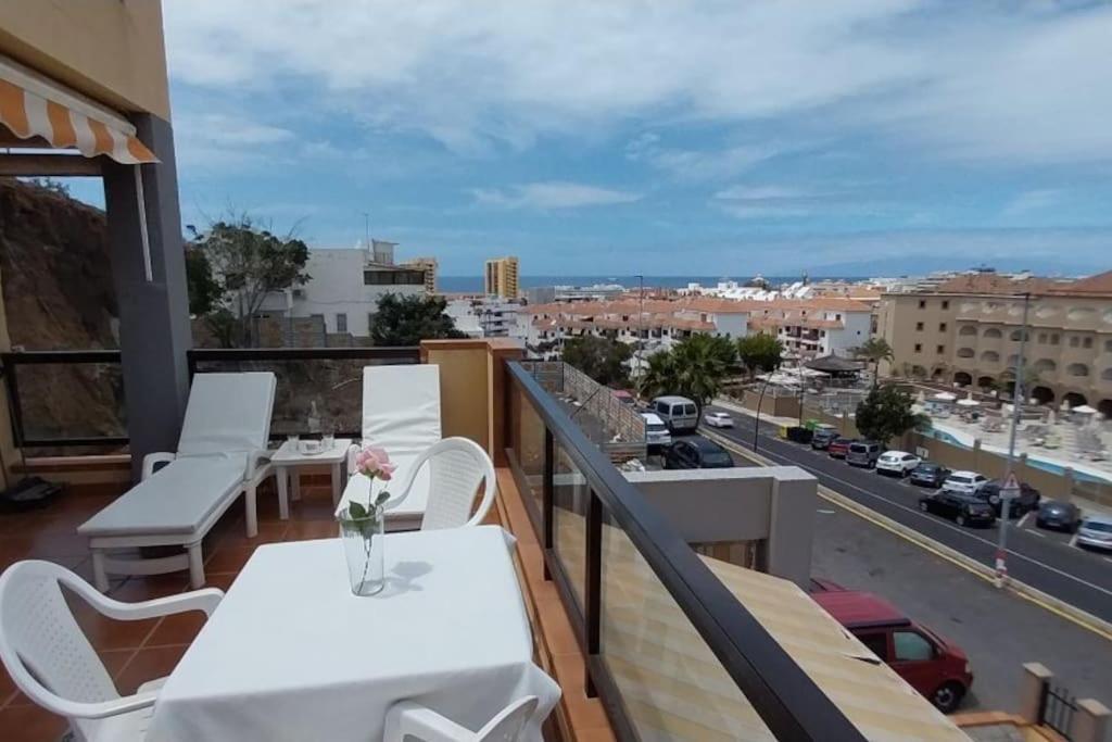 Apartamento 1-bedroom With Big Terrace And Ocean View In Cristianos Los Cristianos (Tenerife)