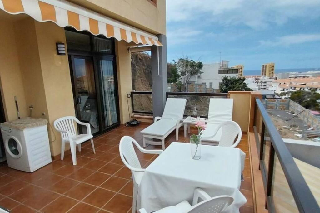 Apartamento 1-bedroom With Big Terrace And Ocean View In Cristianos Los Cristianos (Tenerife)