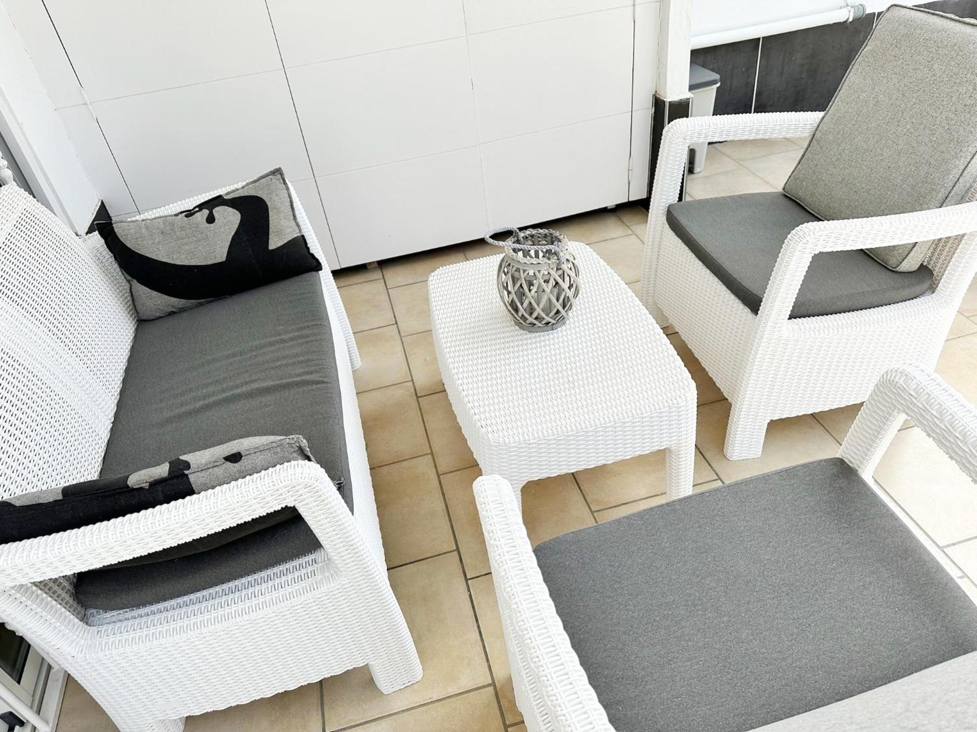 Relaxing Ocean View, Spacious Art With Large Terrace, Near Beaches Costa Adeje (Tenerife)