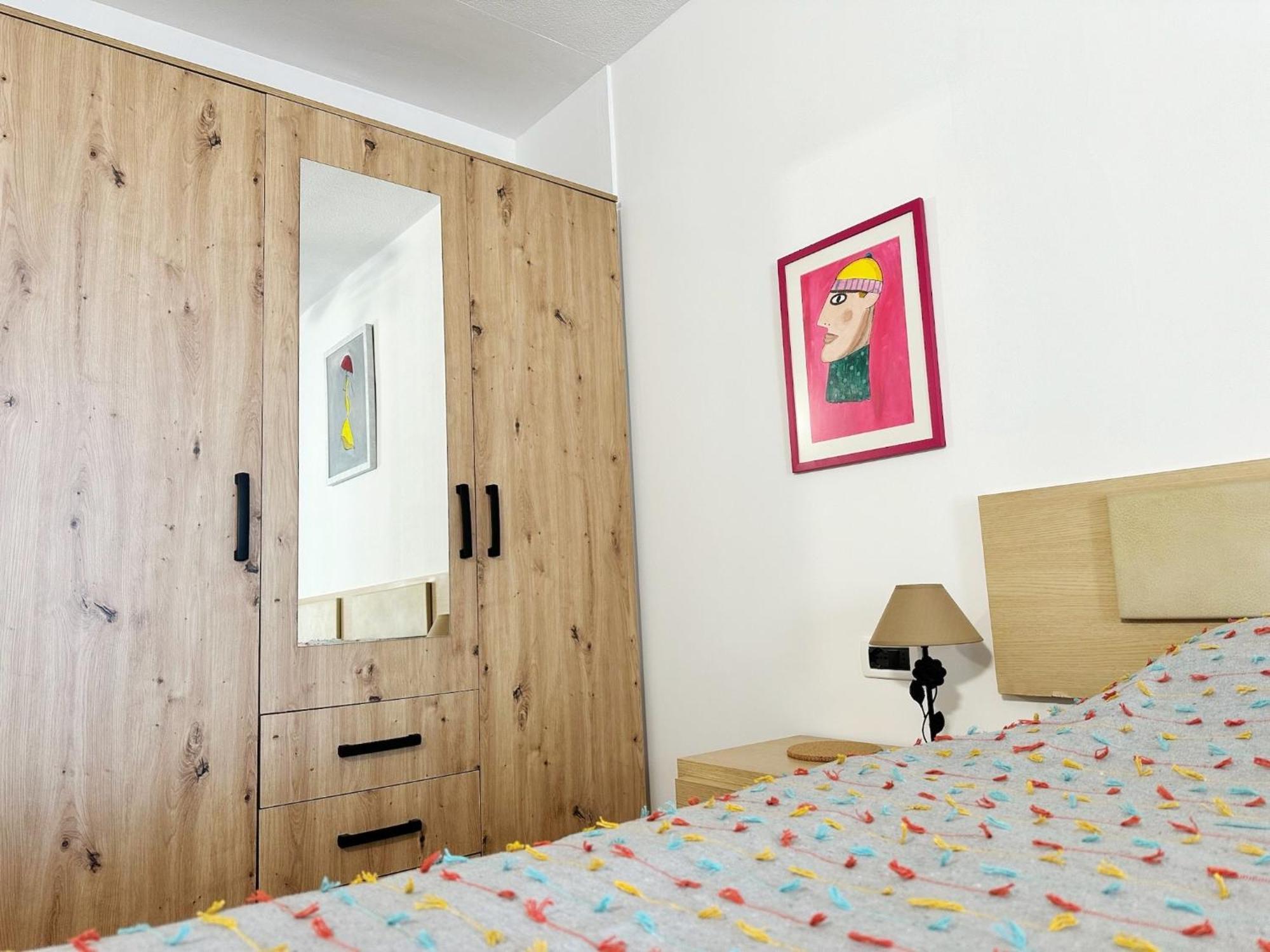 Relaxing Ocean View, Spacious Art With Large Terrace, Near Beaches
