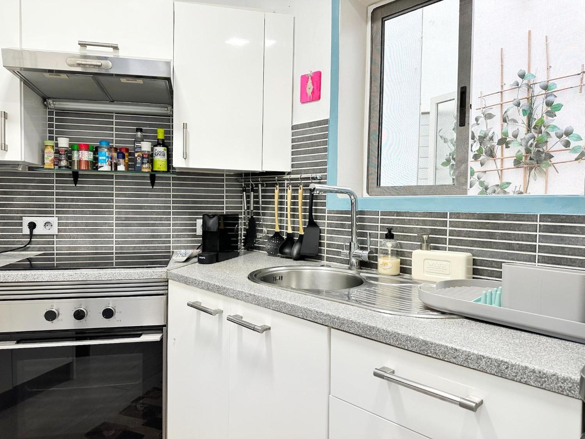 Relaxing Ocean View, Spacious Art With Large Terrace, Near Beaches