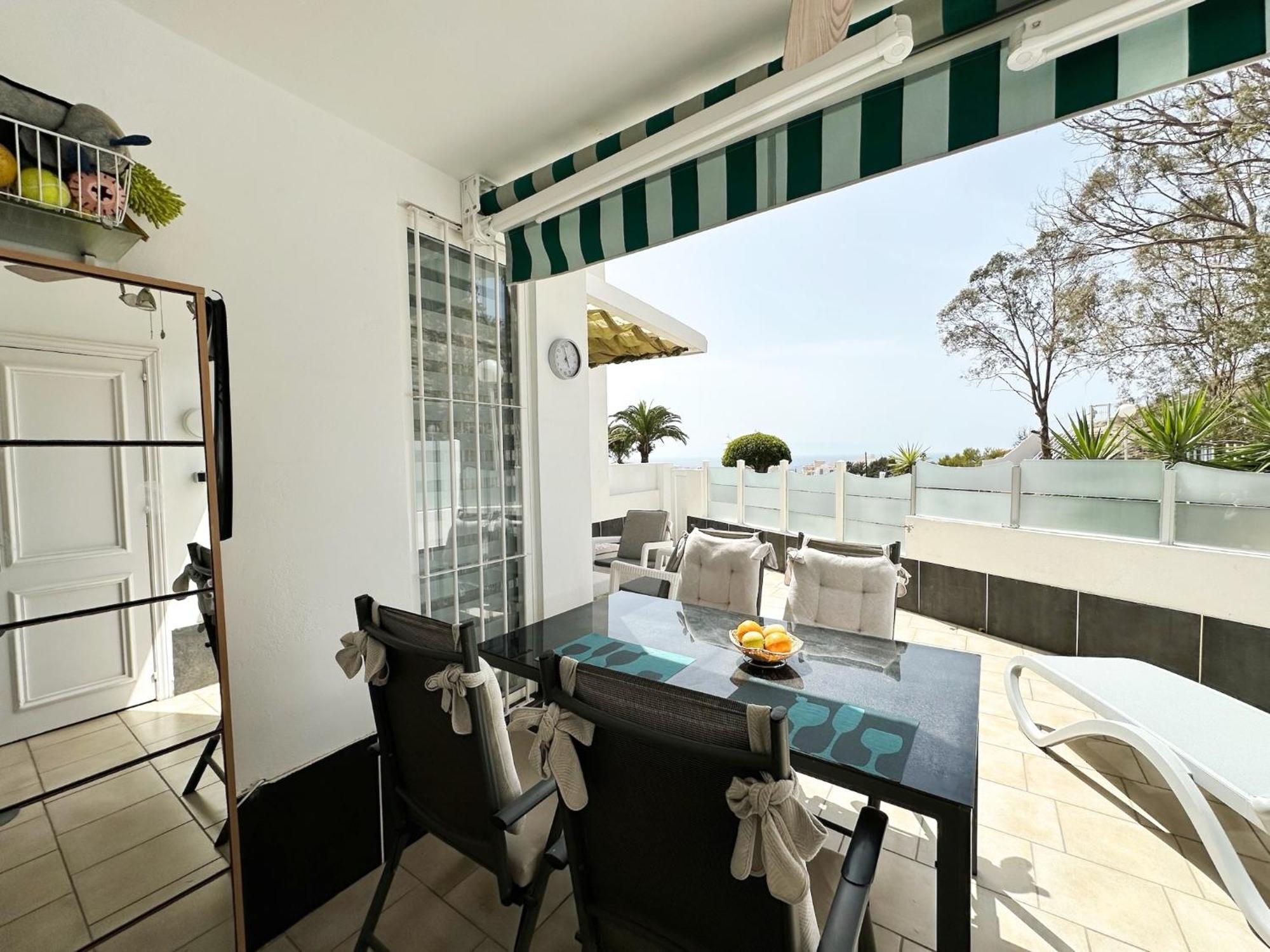 Relaxing Ocean View, Spacious Art With Large Terrace, Near Beaches