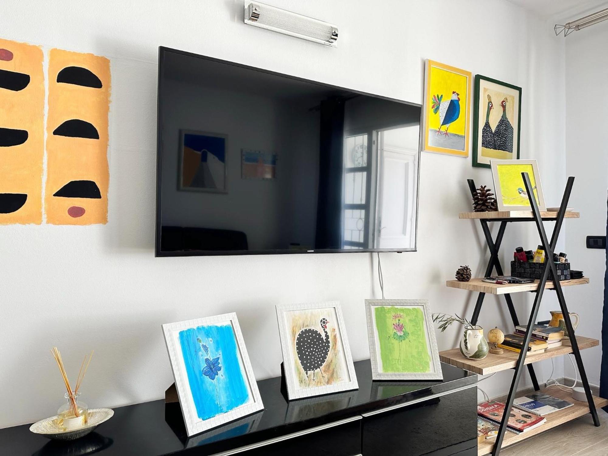 Relaxing Ocean View, Spacious Art With Large Terrace, Near Beaches