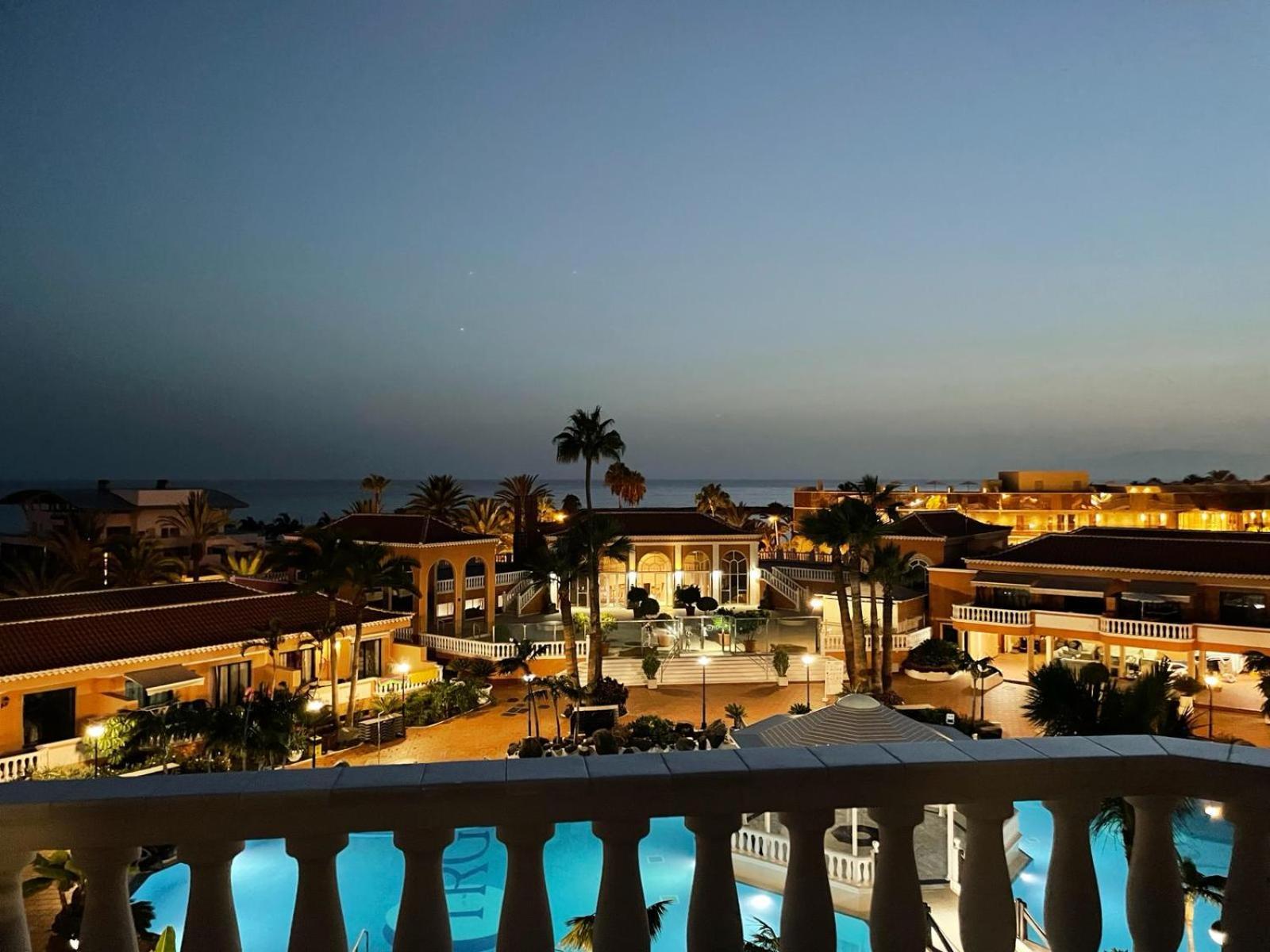 Apartment Stunning Sea View Tenerife Royal Gardens Resort! Playa de las Americas (Tenerife)