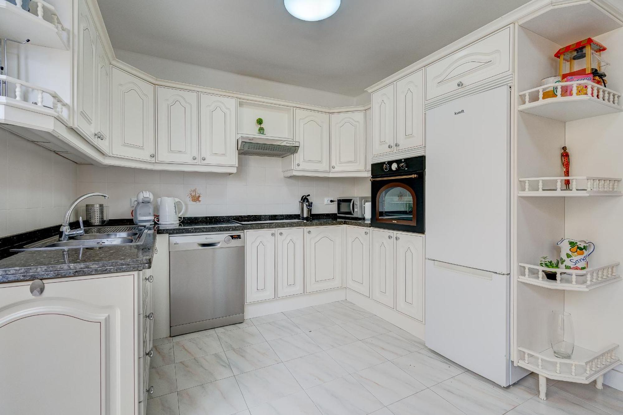 Villa Natali ,luxury 3-levels Large On Tenerife, Ocean View, Private Poo L& Barbecue Area *